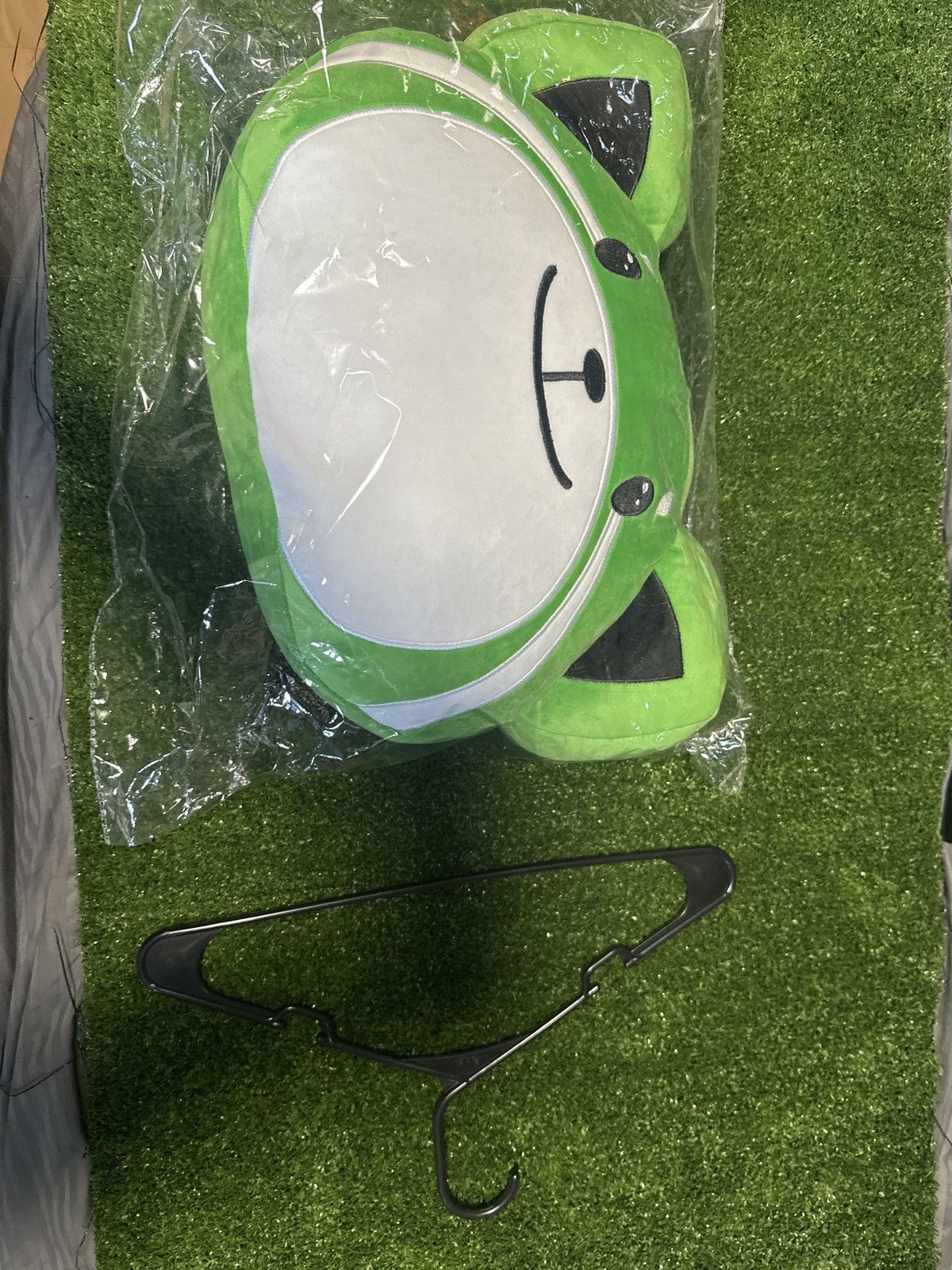 image of The Weeknd x Xo Kissland Plush in Green, Men's