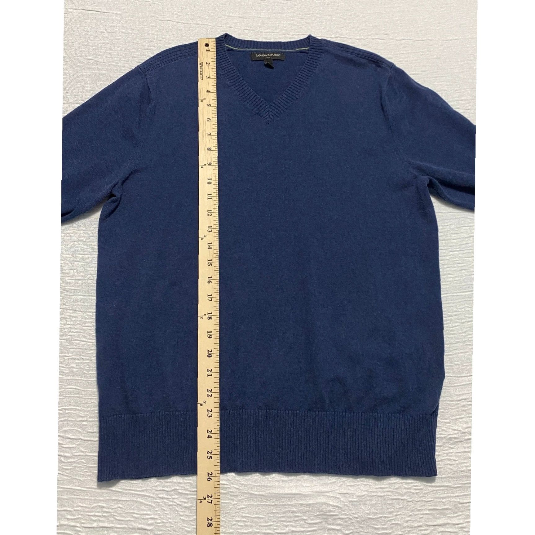 Banana Republic Banana Republic Mens V-Neck Sweater Long Sleeve Medium Blue Cotton Knit Pullover Casual Classic All Seasons Size US M / EU 48-50 / 2 - 7 Thumbnail