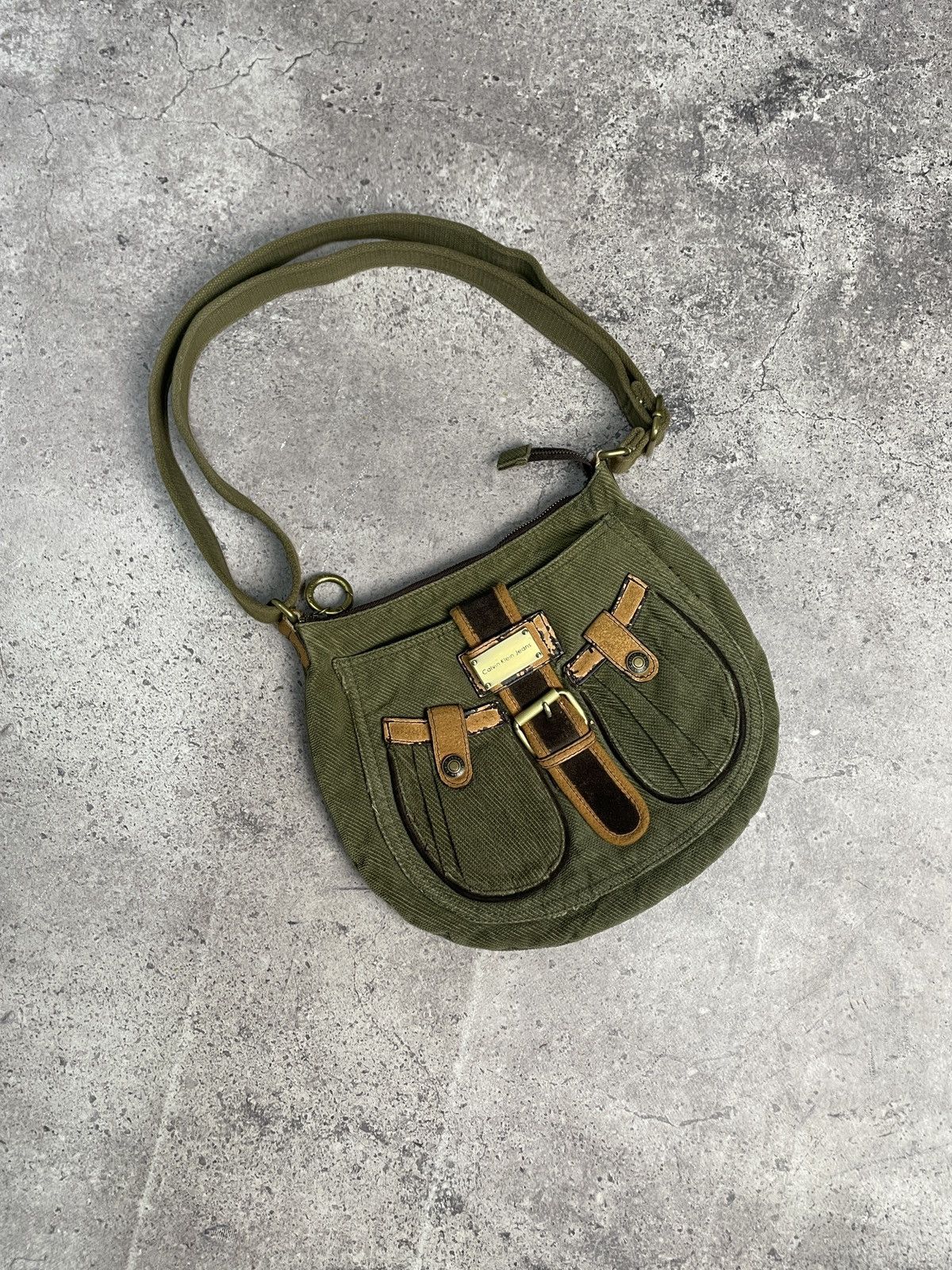 Vintage Vintage Y2K Calvin Klein Velvet Shoulder Bag Size ONE SIZE - 16 Thumbnail