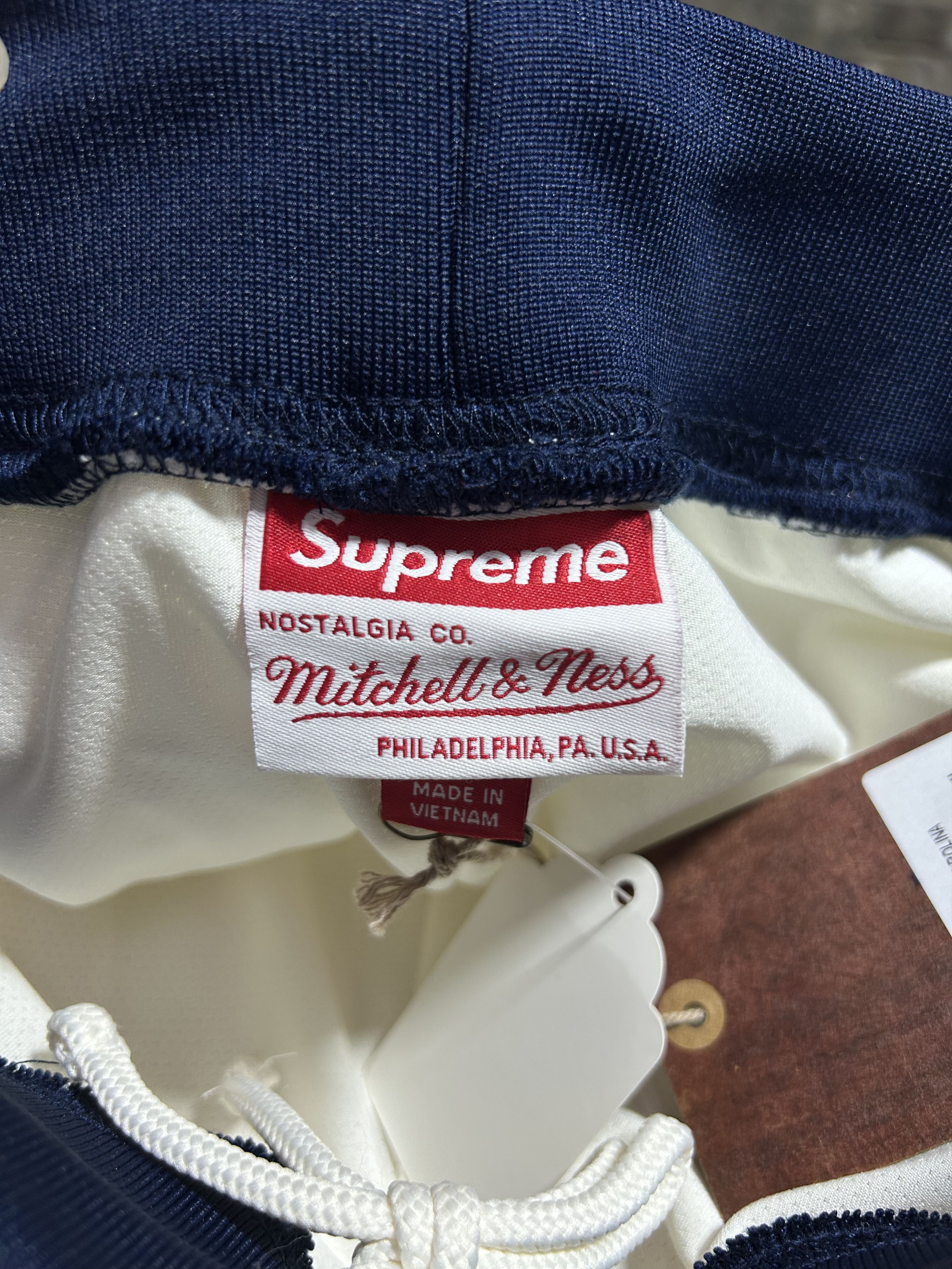 Mitchell & Ness × NCAA × Supreme Supreme x Mitchell & Ness UNC Basketball Shorts Size US 30 / EU 46 - 3 Thumbnail