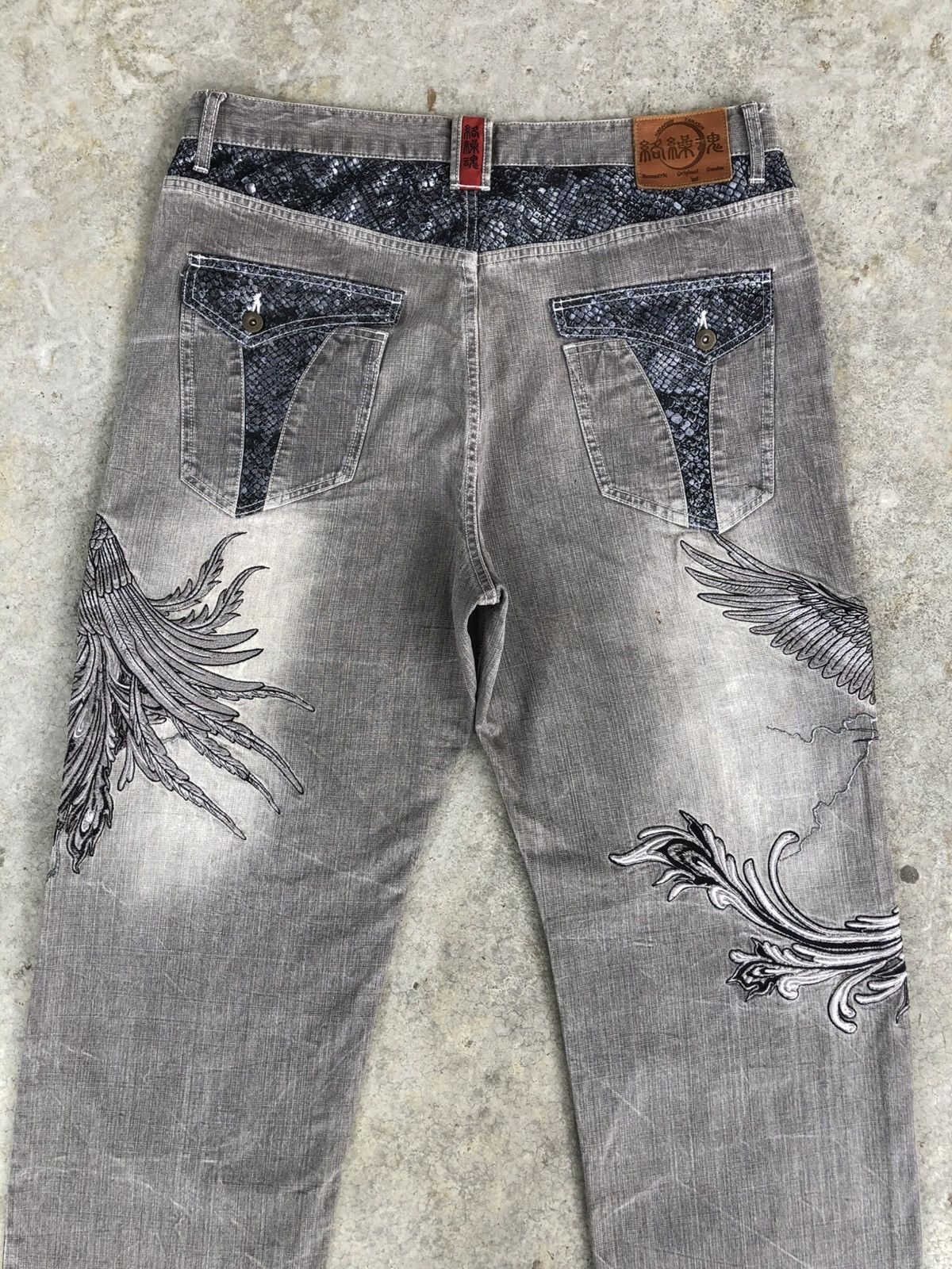 Karakuri Tamashii Karakuri Tamashii Embroidered Jeans Distressed Size US 38 / EU 54 - 8 Thumbnail
