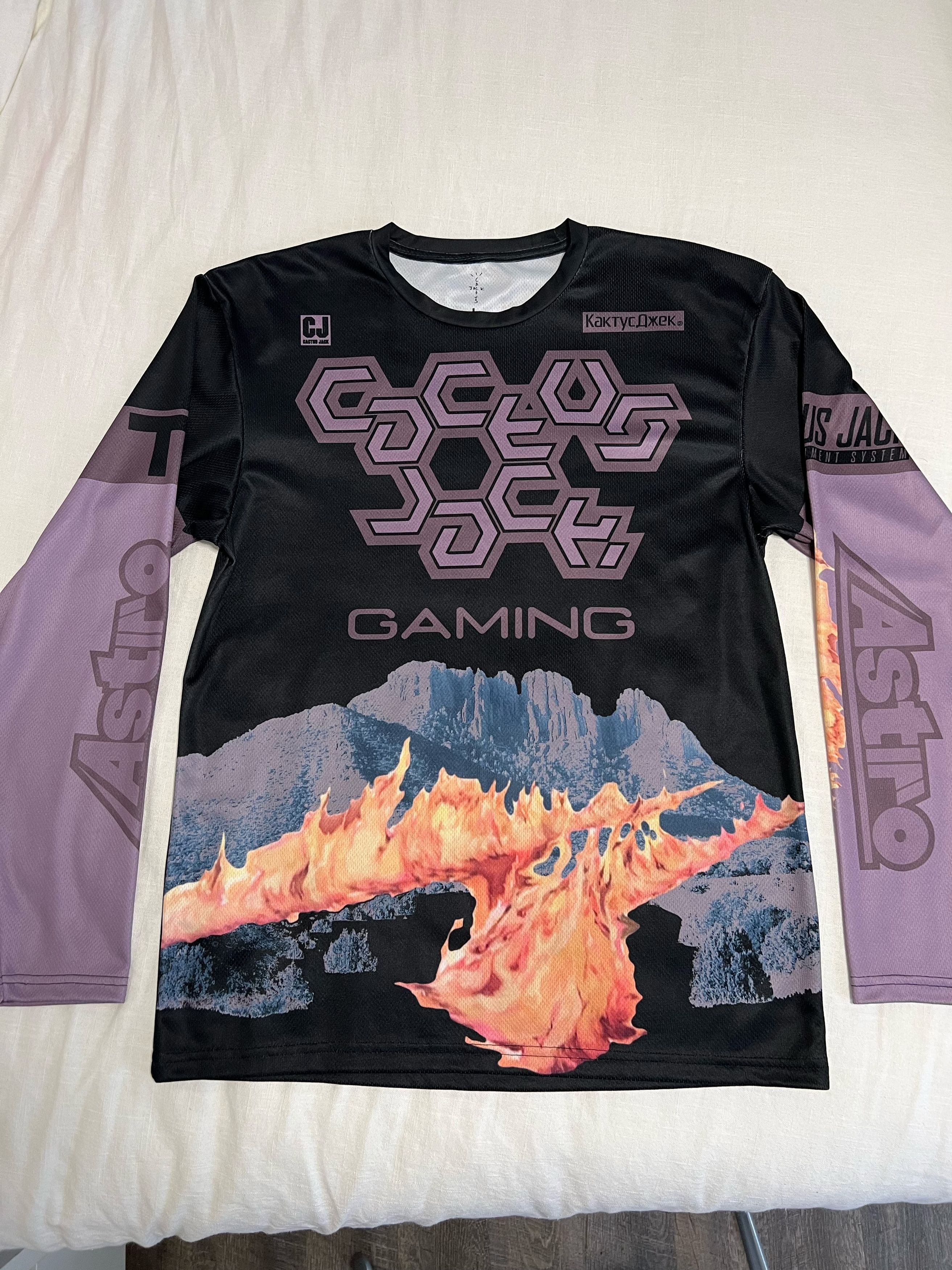 Travis Scott Cactus Jack Astro Gaming Long Sleeve Merch - www.itsg.com.tn