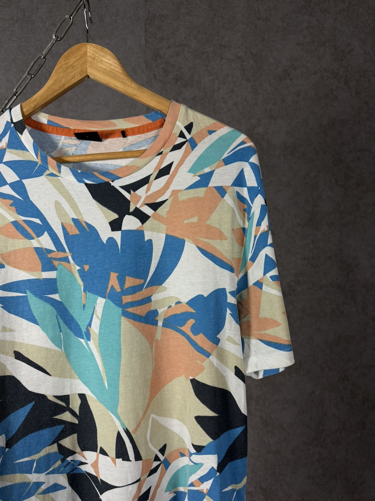Hugo Boss Hugo Boss art crazy designer tee Size US L / EU 52-54 / 3 - 2 Thumbnail