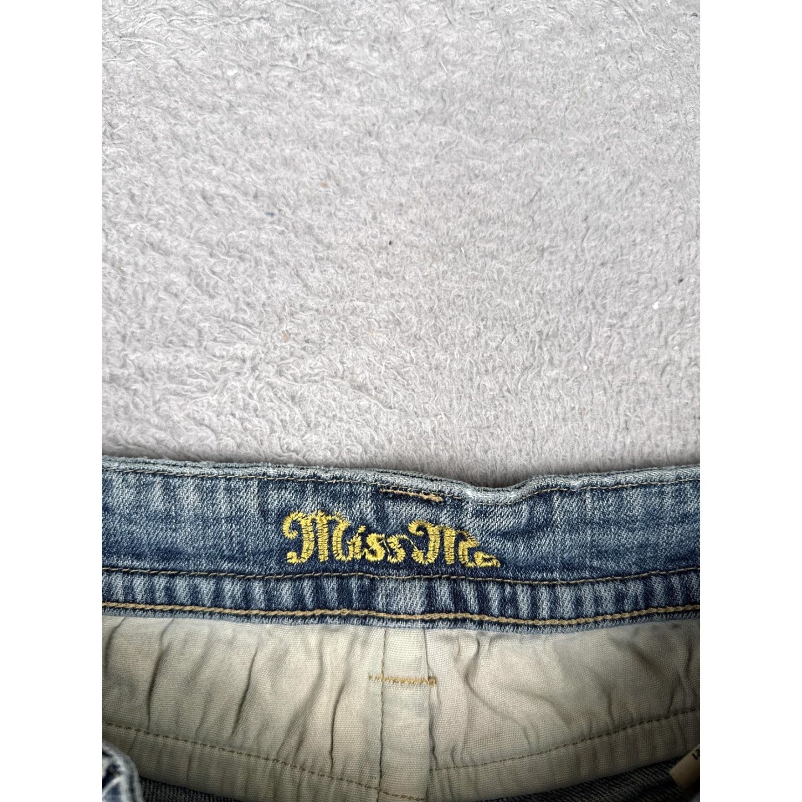 Miss Me VINTAGE is not applicable. Miss Me Bermuda Shorts Womens 27 Denim Blue Windsor Distressed 5-Pocket Comfort Zip Fly Button Low Rise 7.5in Inseam Womens Size 27" / US 4 / IT 40 - 7 Thumbnail