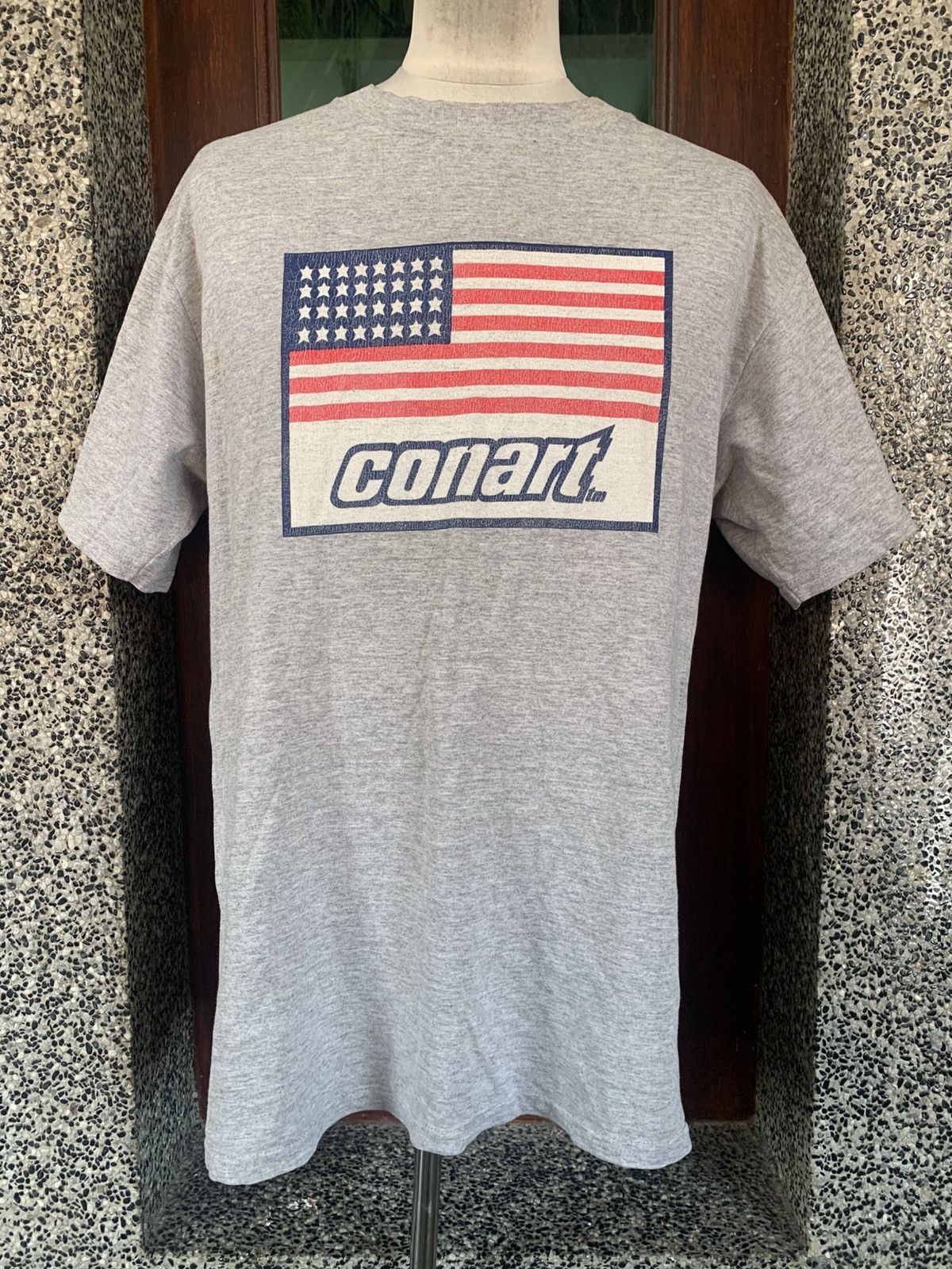 Vintage Vintage Conart USA Flag Graphics T shirt Size US L / EU 52-54 / 3 - 1 Thumbnail