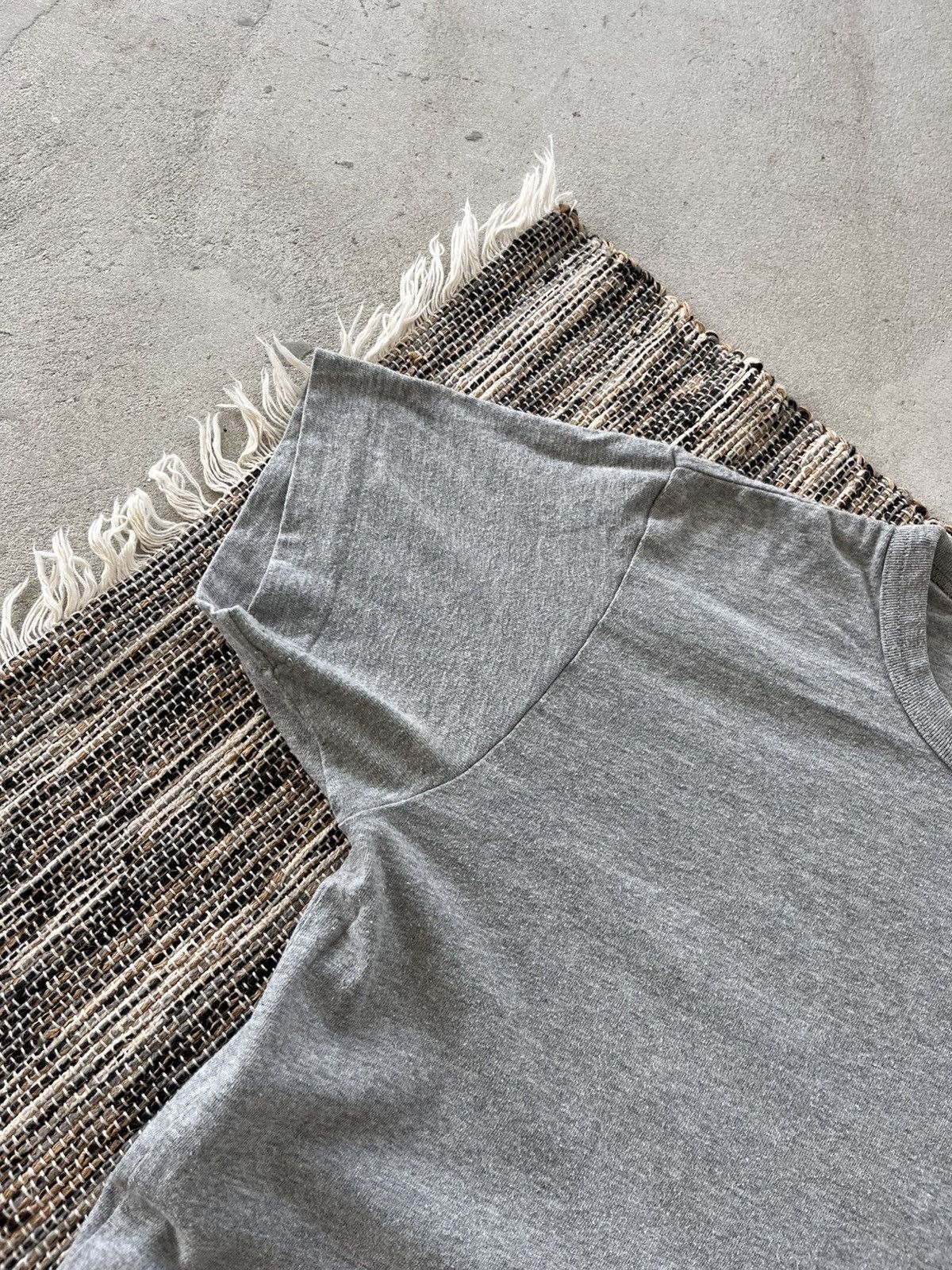 Comme des Garcons Vintage Comme des Garcons T-Shirt blank grey tee Y2K sk8 Size S / US 4 / IT 40 - 2 Thumbnail