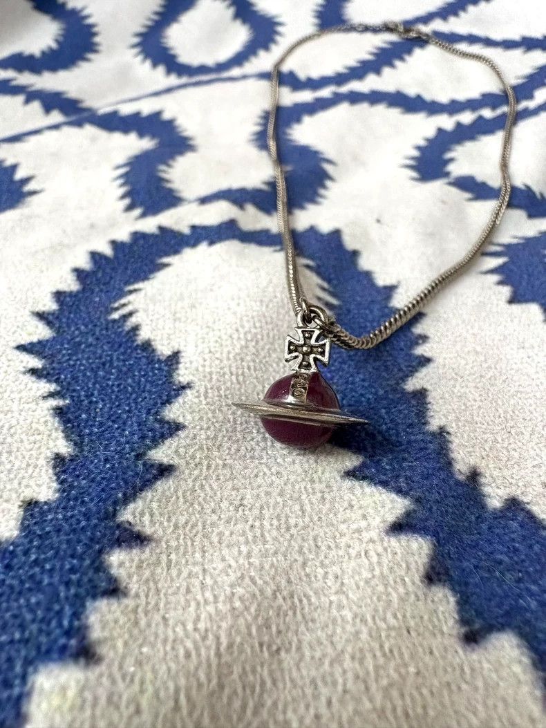 Vivienne Westwood Vivienne Westwood Vintage Purple Saturn Orb Necklace Size ONE SIZE - 1 Thumbnail