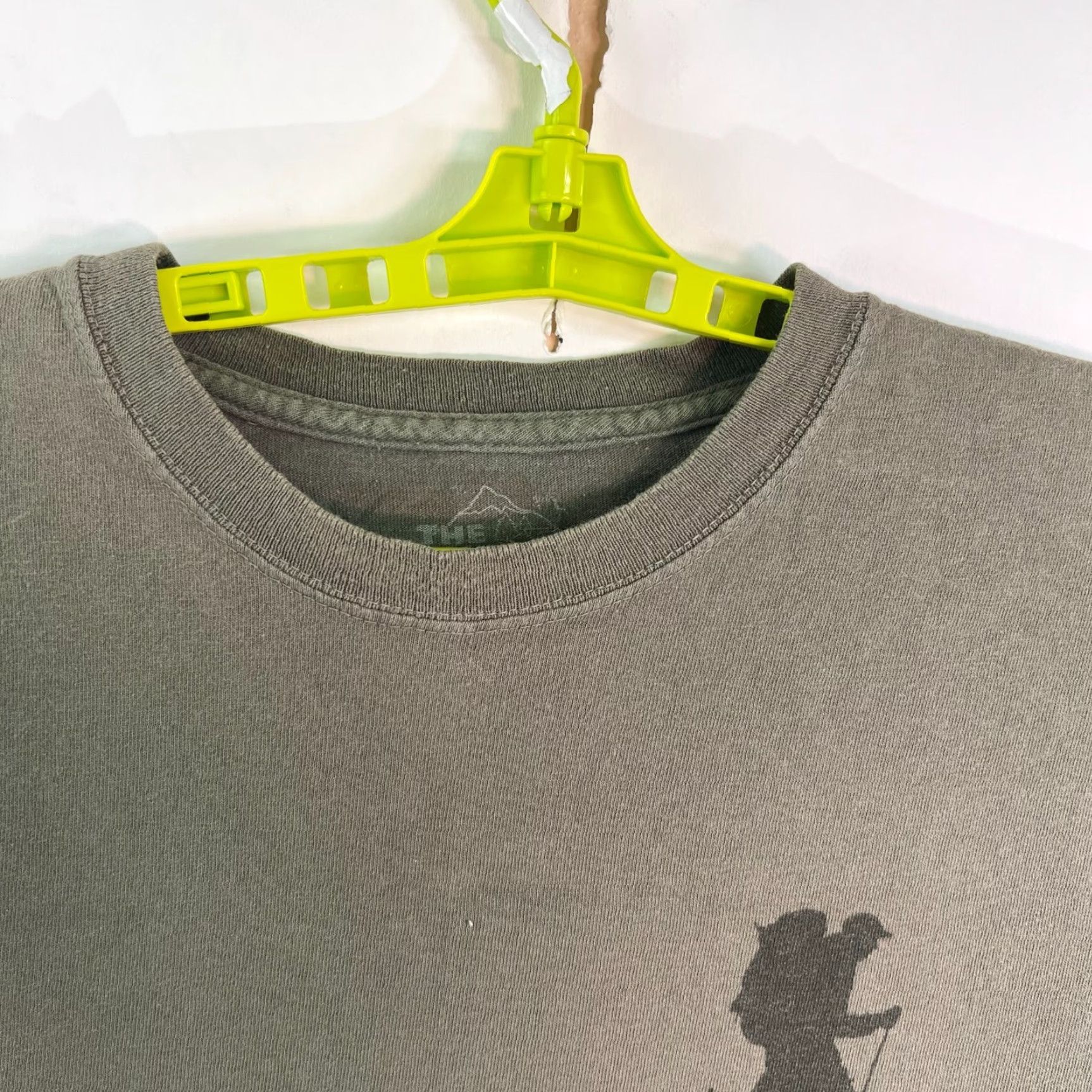 The Mountain VINTAGE The Mountain Jackson Hole WY Mountain T Shirt Mens Large Green Distressed Bear Warning Shirt Mens Large Green 90s Animals Camping US Seller Size US L / EU 52-54 / 3 - 4 Thumbnail