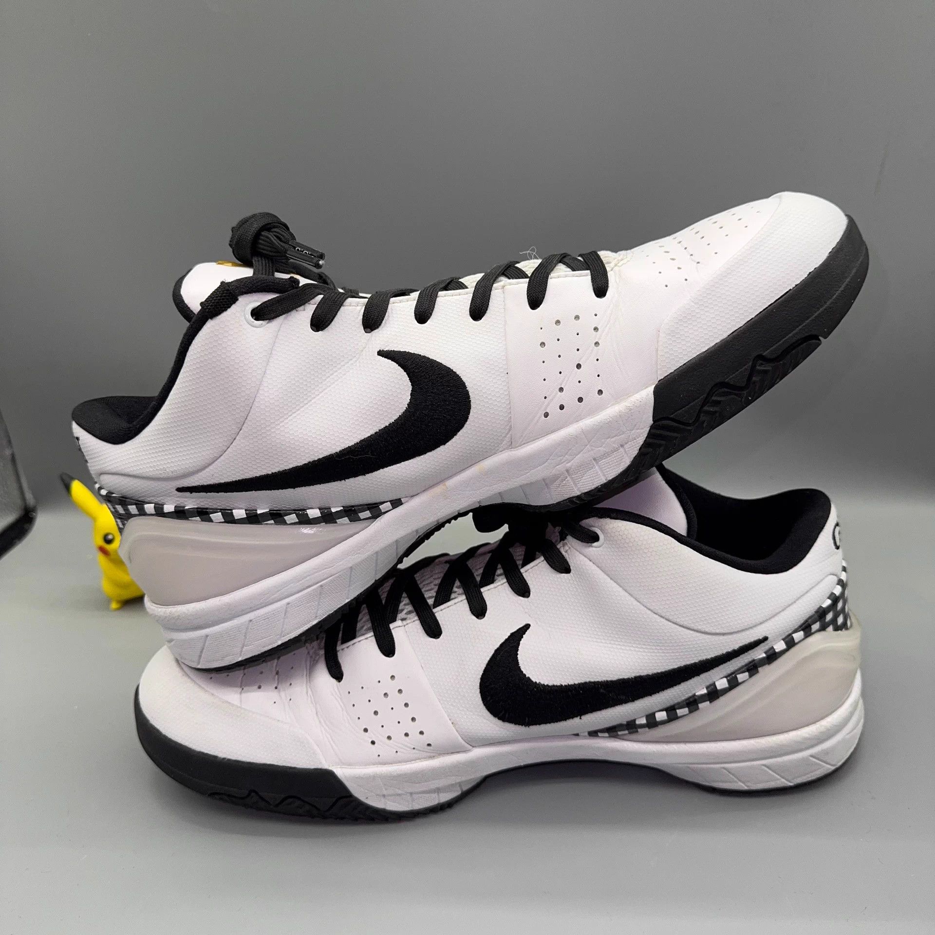 Nike Nike Kobe 4 Gigi White Black 44.5 (Slight Wear) Size US 11.5 / EU 44-45 - 6 Thumbnail