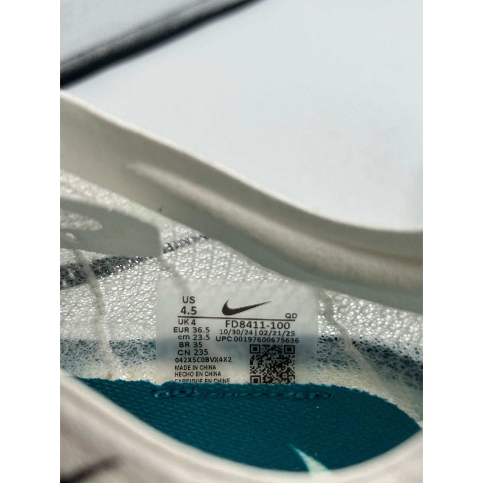 Nike Nike ZoomX Victory 2 “White Electric Algae” Size US 6 / IT 36 - 6 Thumbnail