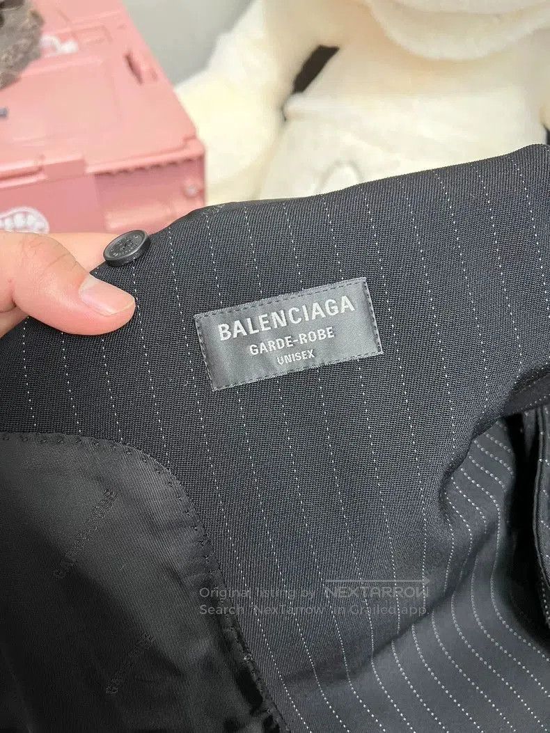 Balenciaga Balenciaga Striped Oversized Shoulder Blazer. Size US S / EU 44-46 / 1 - 4 Thumbnail