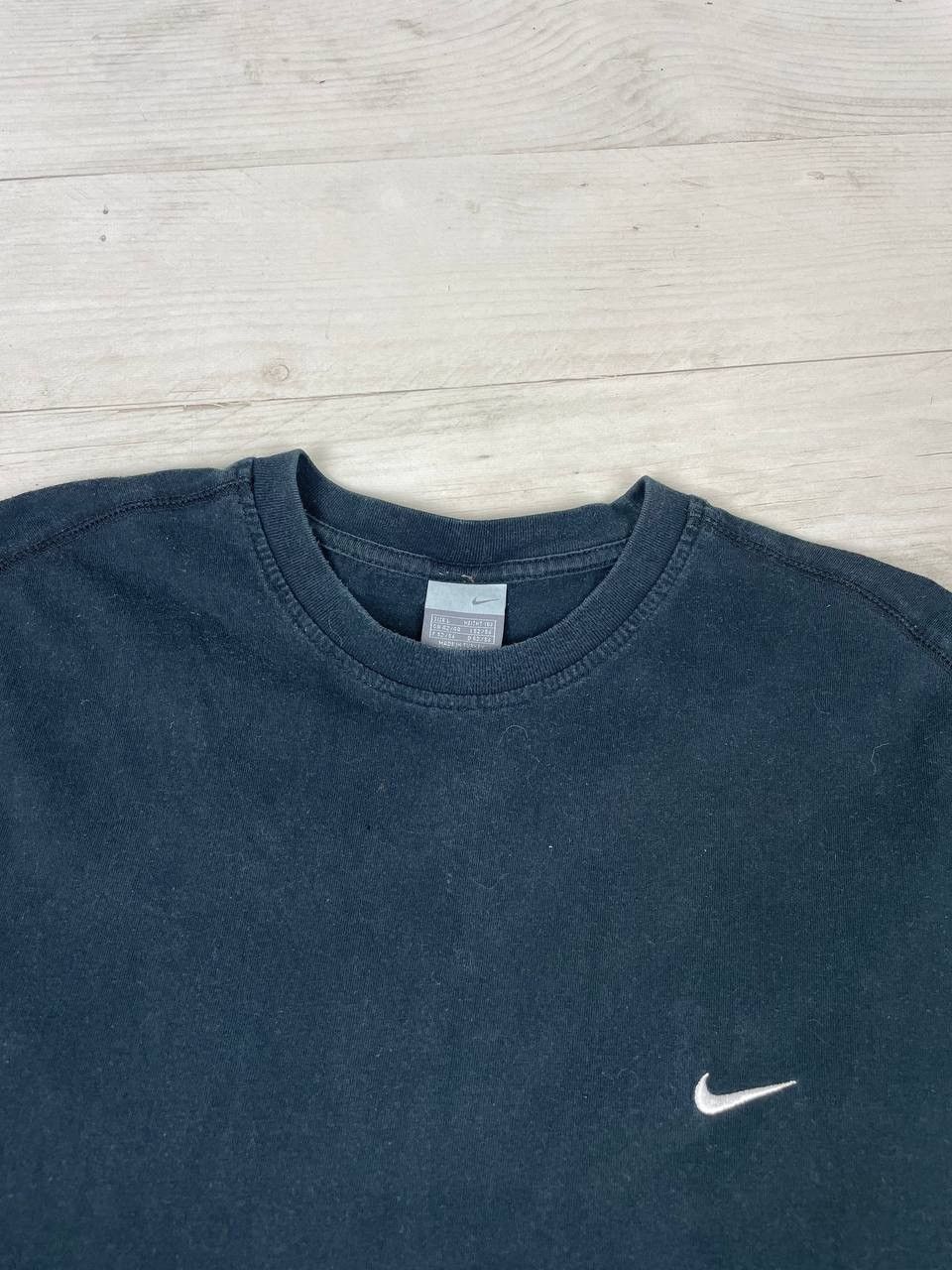 Nike Vintage Nike Logo Swoosh 00s T Shirt Size US L / EU 52-54 / 3 - 4 Thumbnail