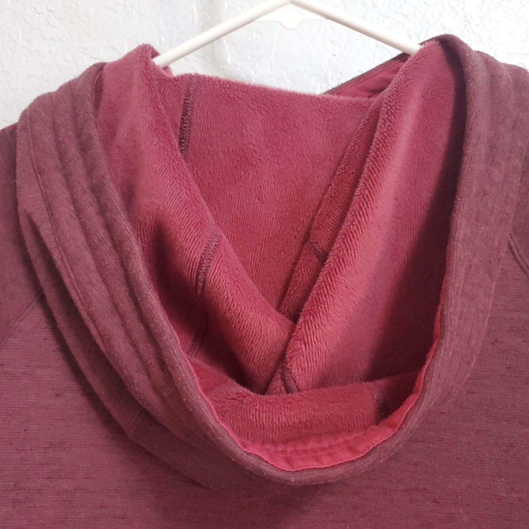 Marmot Marmot Sweatshirt Women M Burgundy Cowl Neck Hoodie Pullover Pockets Outdoor Size M / US 6-8 / IT 42-44 - 7 Thumbnail