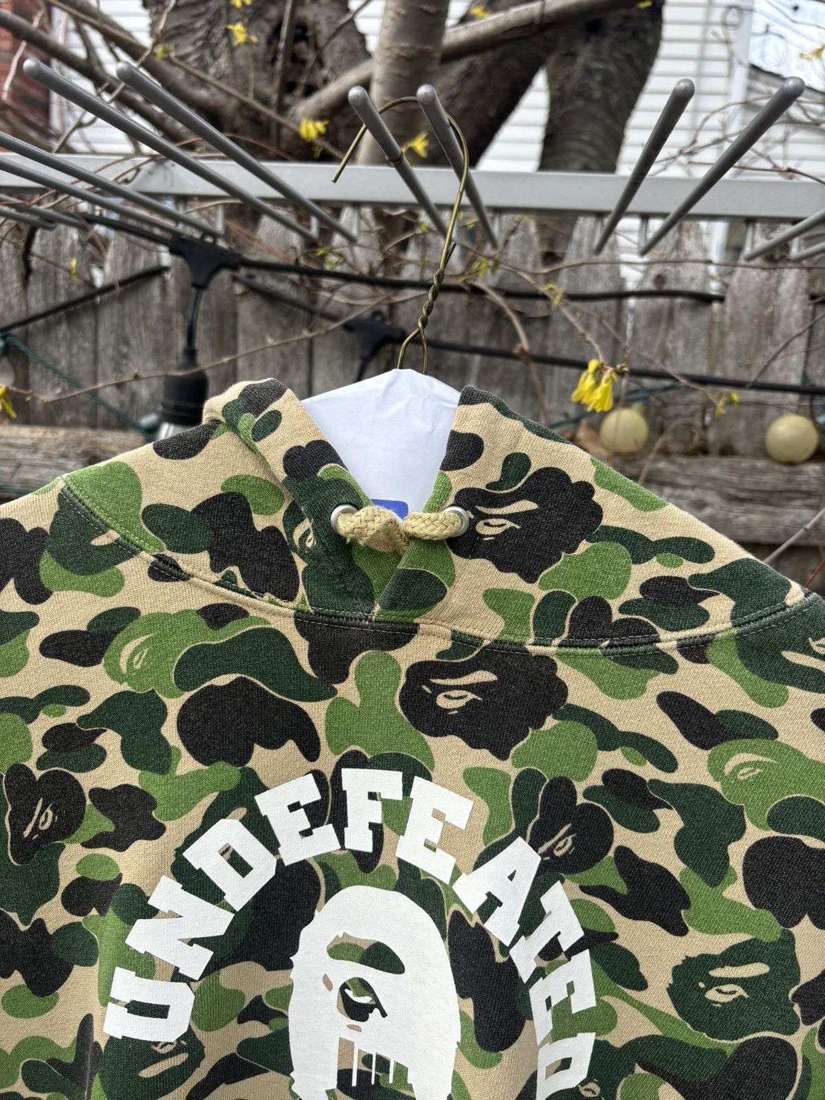 Bape Bape x undefeated camo hoodie Size US L / EU 52-54 / 3 - 3 Thumbnail