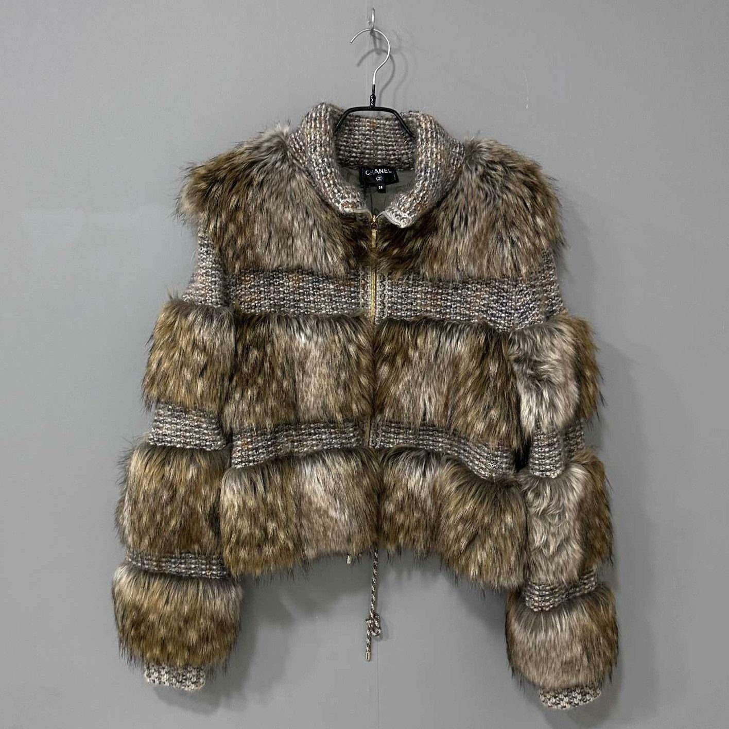 Chanel Chanel Fur Jacket it_38 Women Size XS / US 0-2 / IT 36-38 - 1 Thumbnail