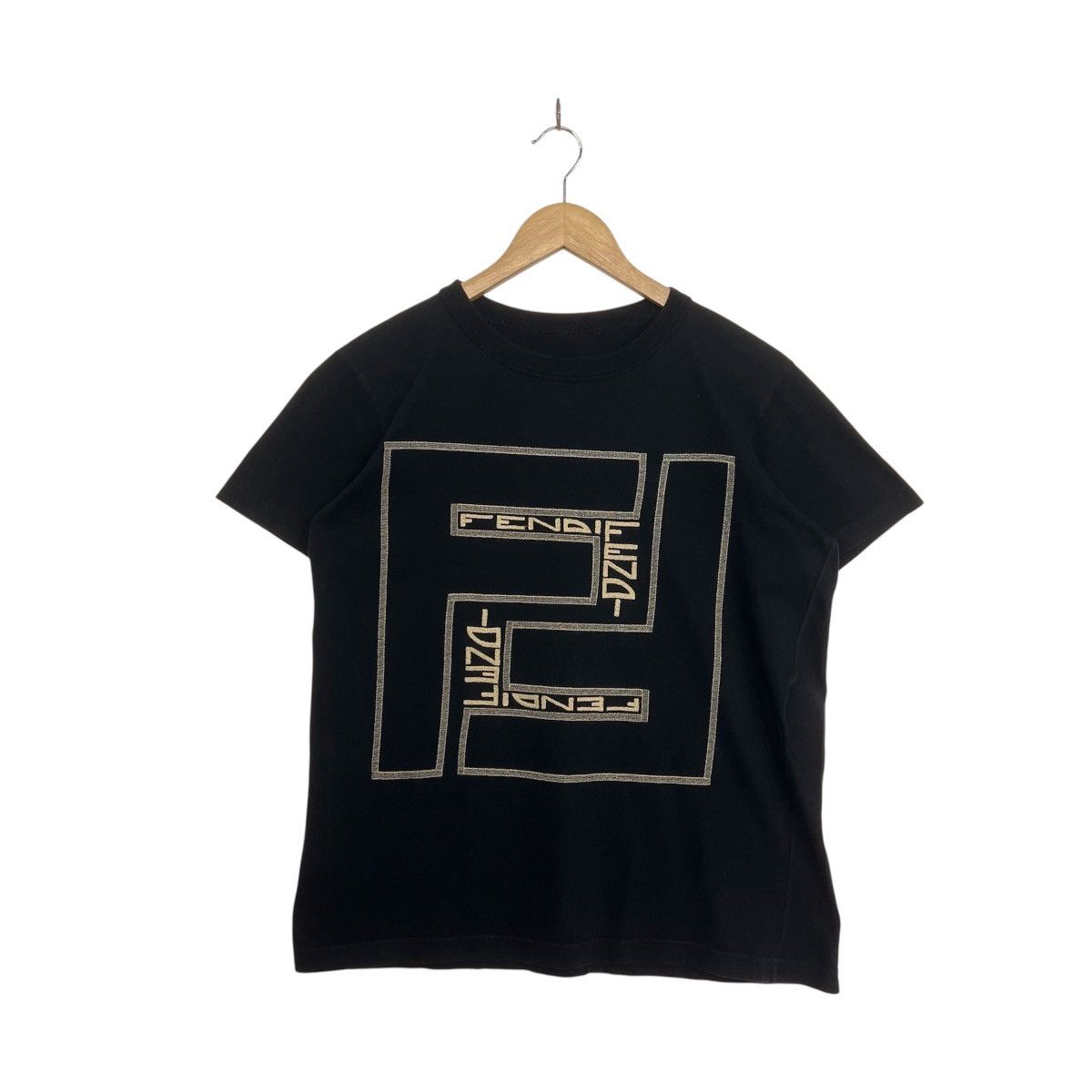 Fendi FENDI SPELLOUT EMBRIODERY TSHIRT Size US M / EU 48-50 / 2 - 1 Thumbnail