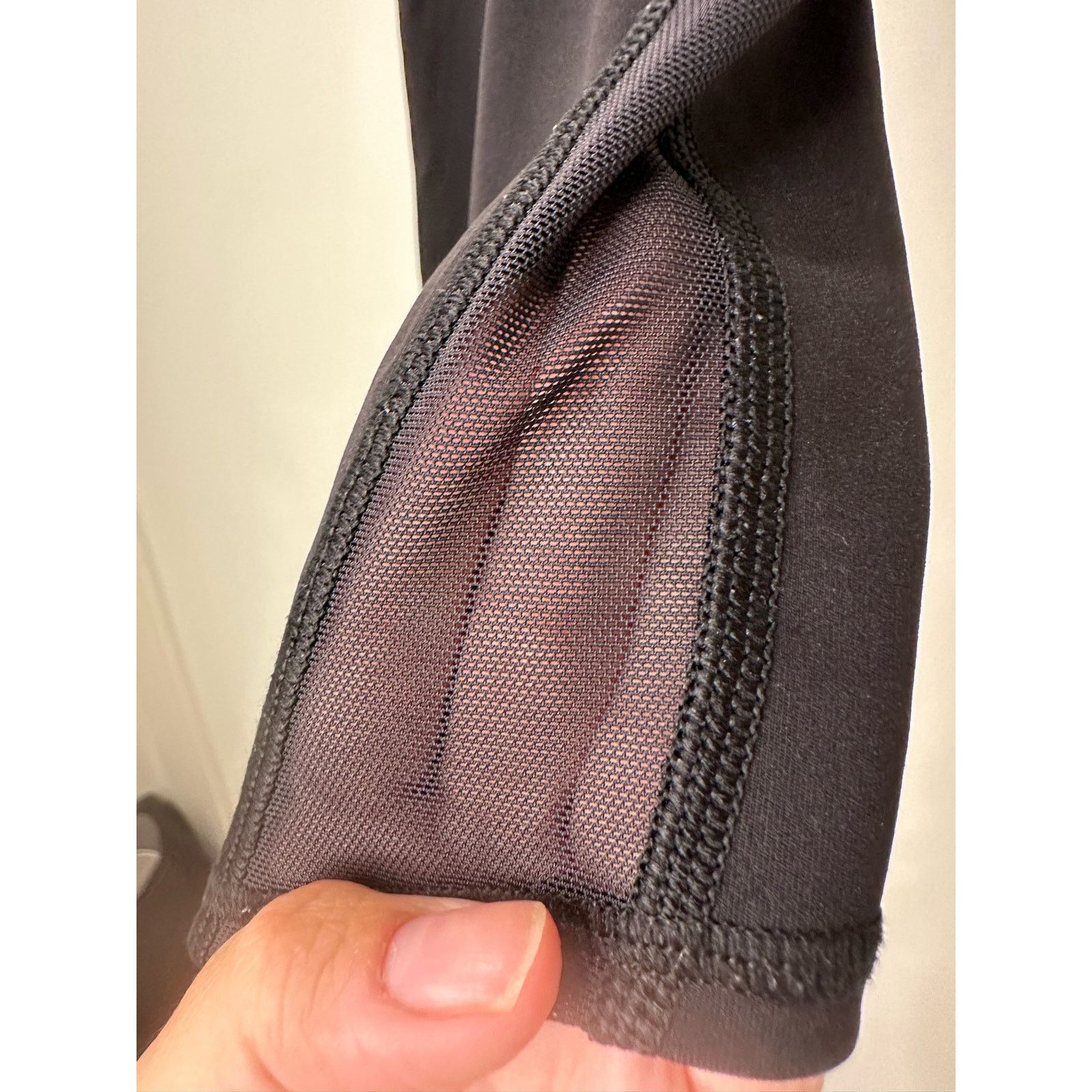 Lululemon Lululemon Cropped Legging With Mesh Detail Size 27" / US 4 / IT 40 - 7 Thumbnail