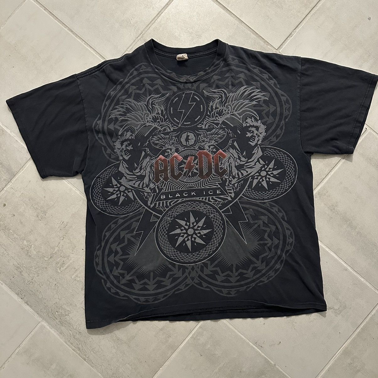 Band Tees AC/DC BLACK ICE Vintage Tee Size US L / EU 52-54 / 3 - 2 Thumbnail