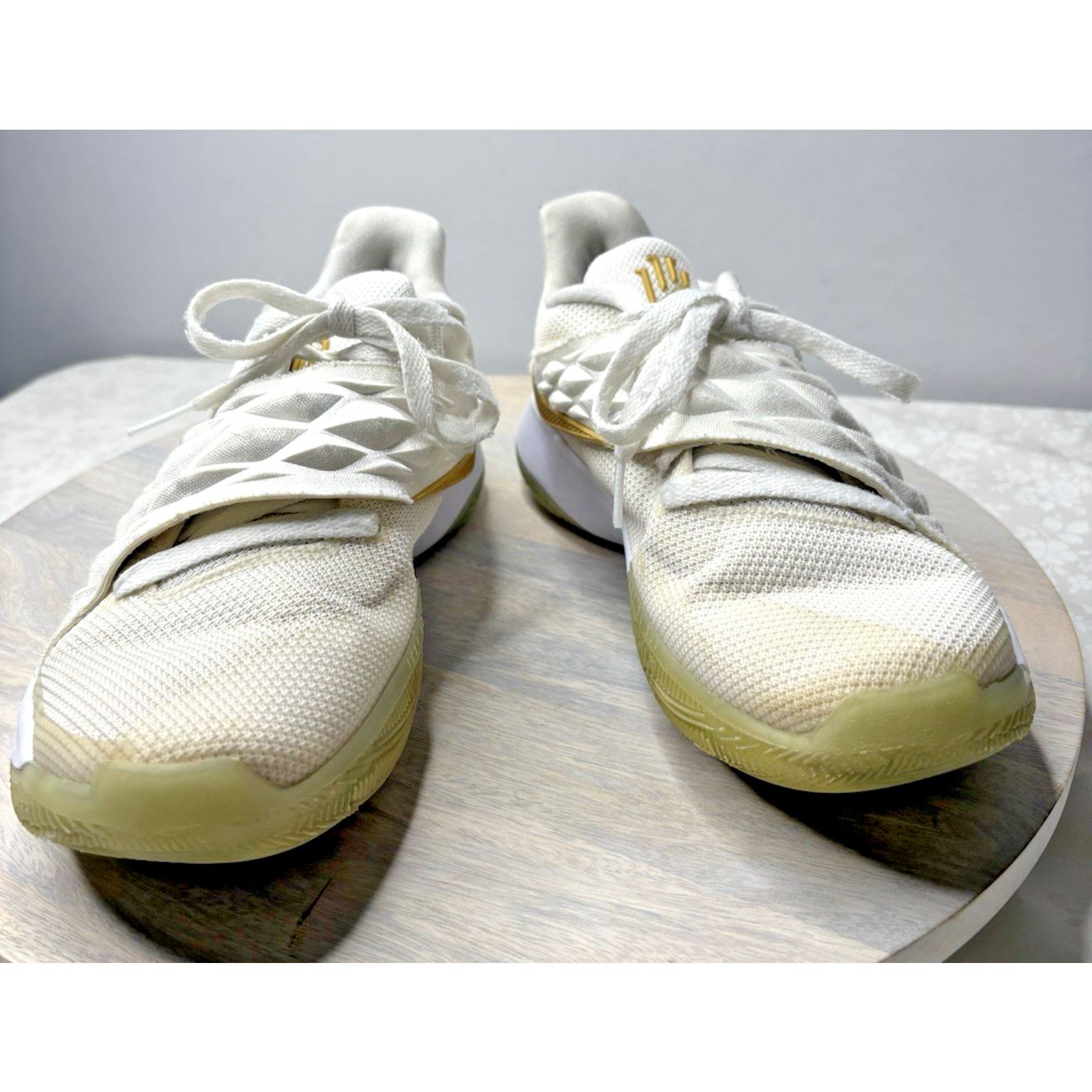 Nike Nike Kyrie Low White/Gold Basketball Shoes Size: 7 Size US 7 / EU 40 - 1 Thumbnail