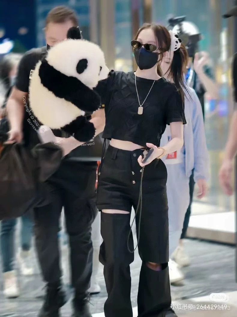 Chanel Chanel Short sleeves full of folds and logo Size XS / US 0-2 / IT 36-38 - 4 Thumbnail