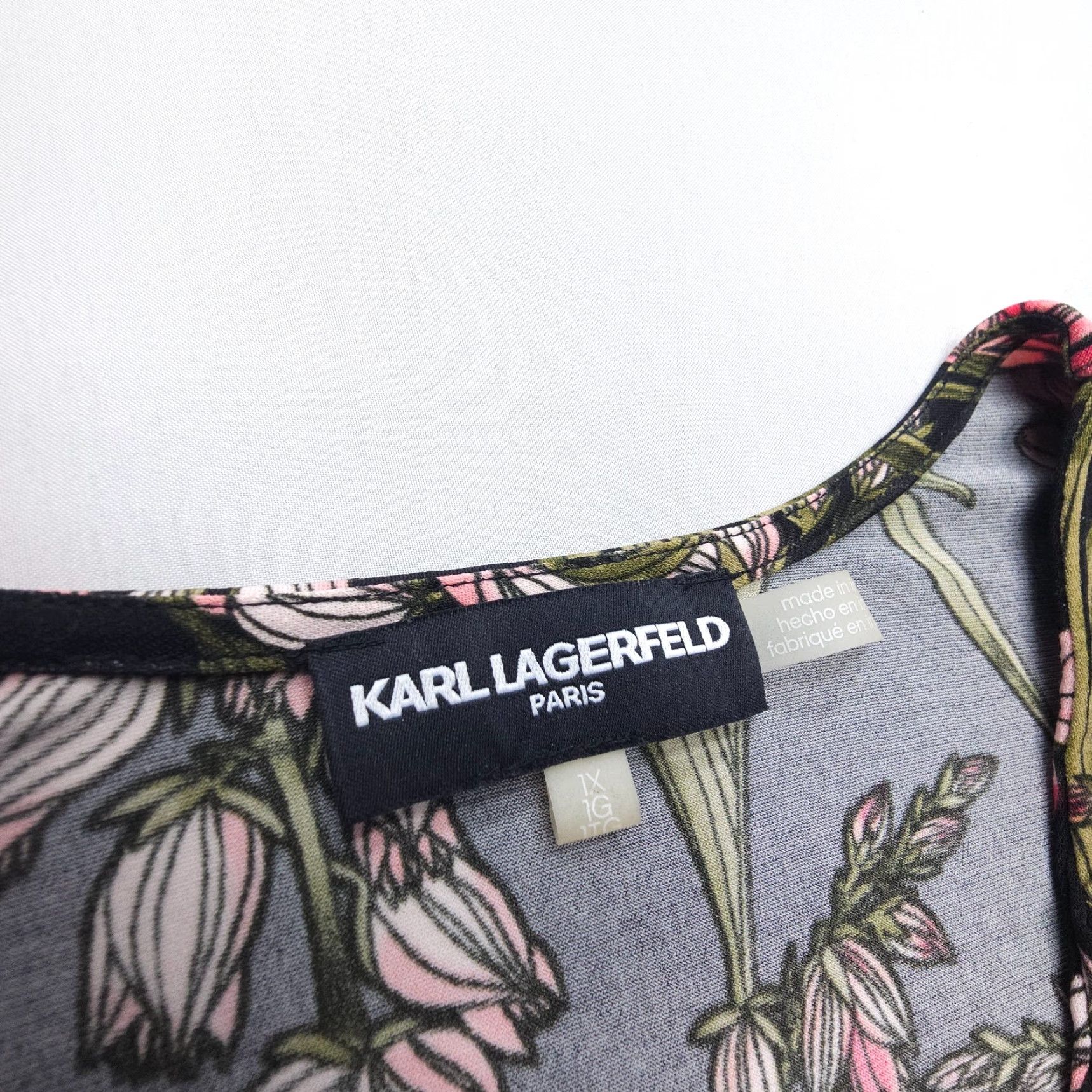 Karl Lagerfeld VINTAGE Karl Lagerfeld Paris Blouse 1X Plus Size Floral Boho Puff Sleeve V Neck Button Size XL / US 12-14 / IT 48-50 - 3 Thumbnail