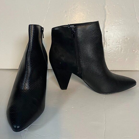Other LifeStride Pointed Toe Black Snakeskin Ankle Boots Sz 7W Size US 7 / IT 37 - 2 Thumbnail