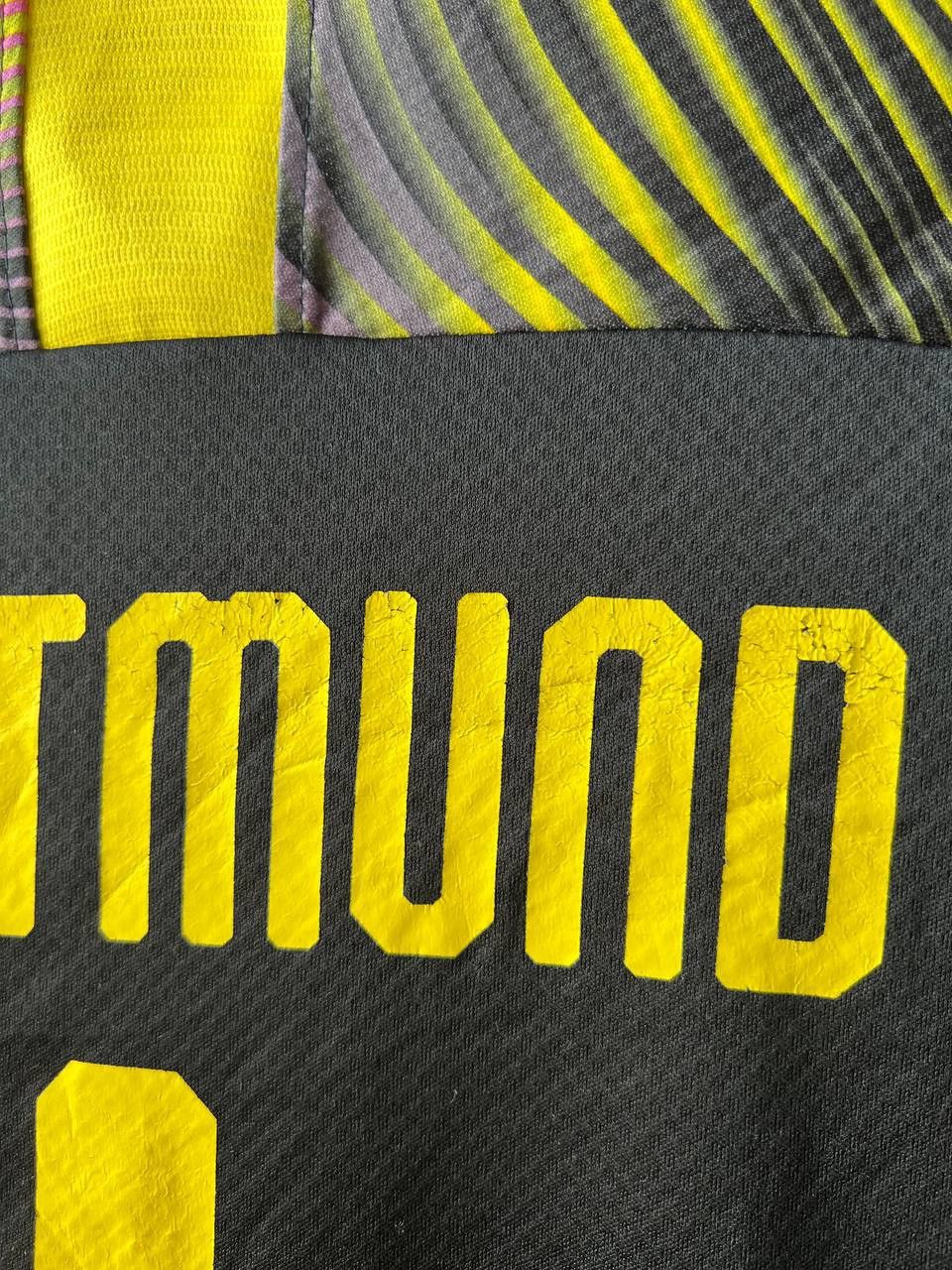 Puma 2019/20 BORUSSIA DORTMUND #1 BURKI GK SOCCER JERSEY SHIRT M Size US M / EU 48-50 / 2 - 16 Thumbnail