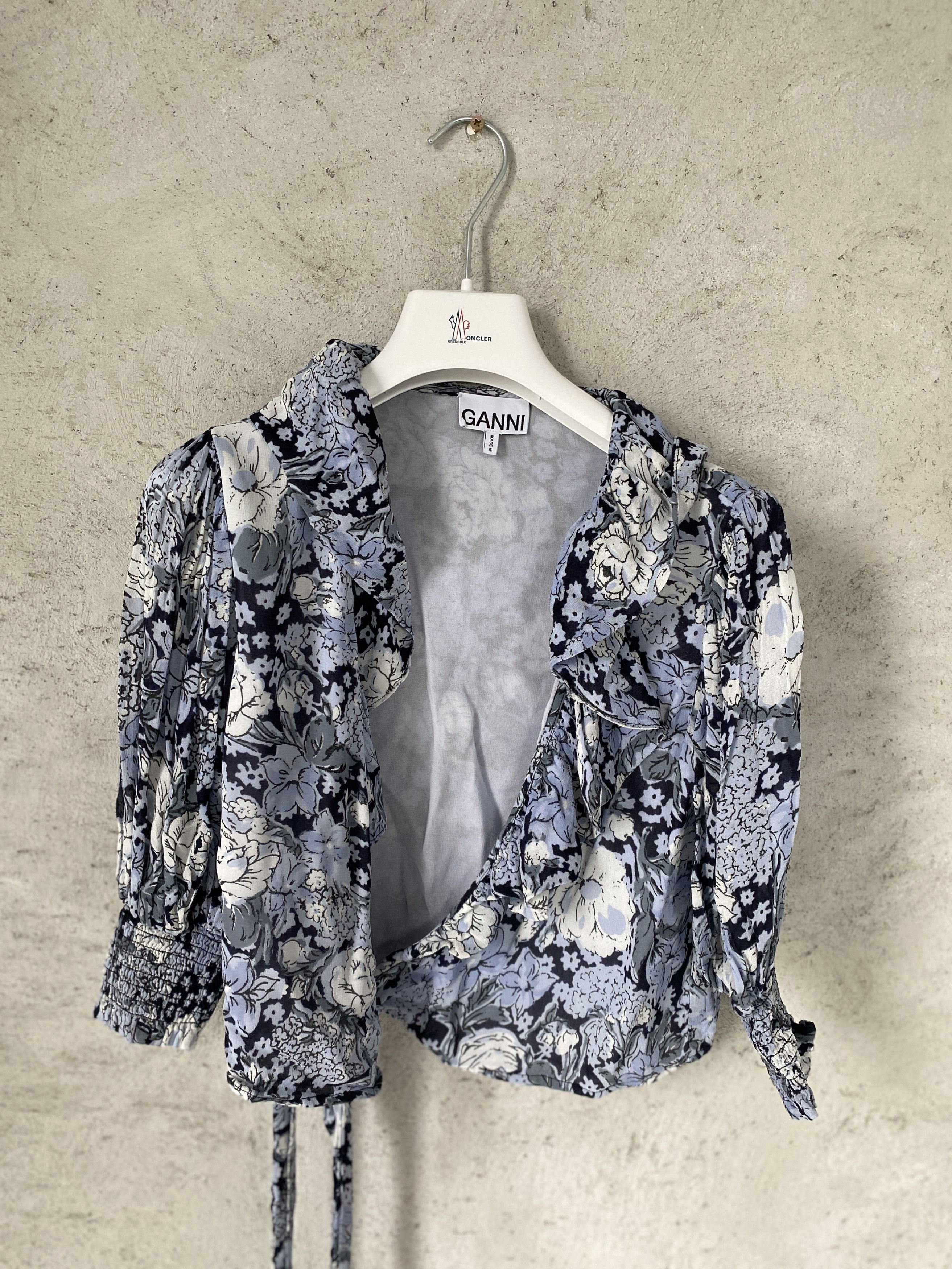 Ganni Ganni crop shirt floral viscose blouse Size XS / US 0-2 / IT 36-38 - 1 Thumbnail