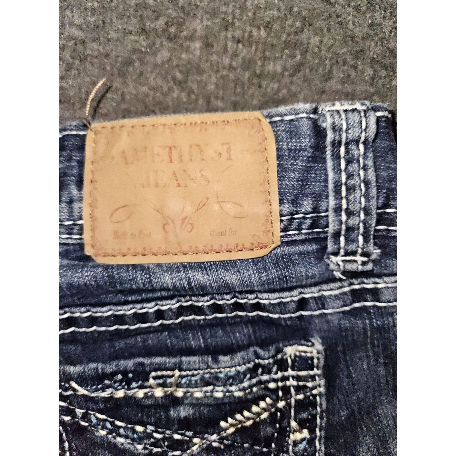 Vintage VINTAGE Amethyst Skinny Capris Juniors 0 Ultra Low Rise Blue Distressed Embroidered Jeans Capris Womens Girls 22 in Inseam 0 Size ONE SIZE - 8 Thumbnail