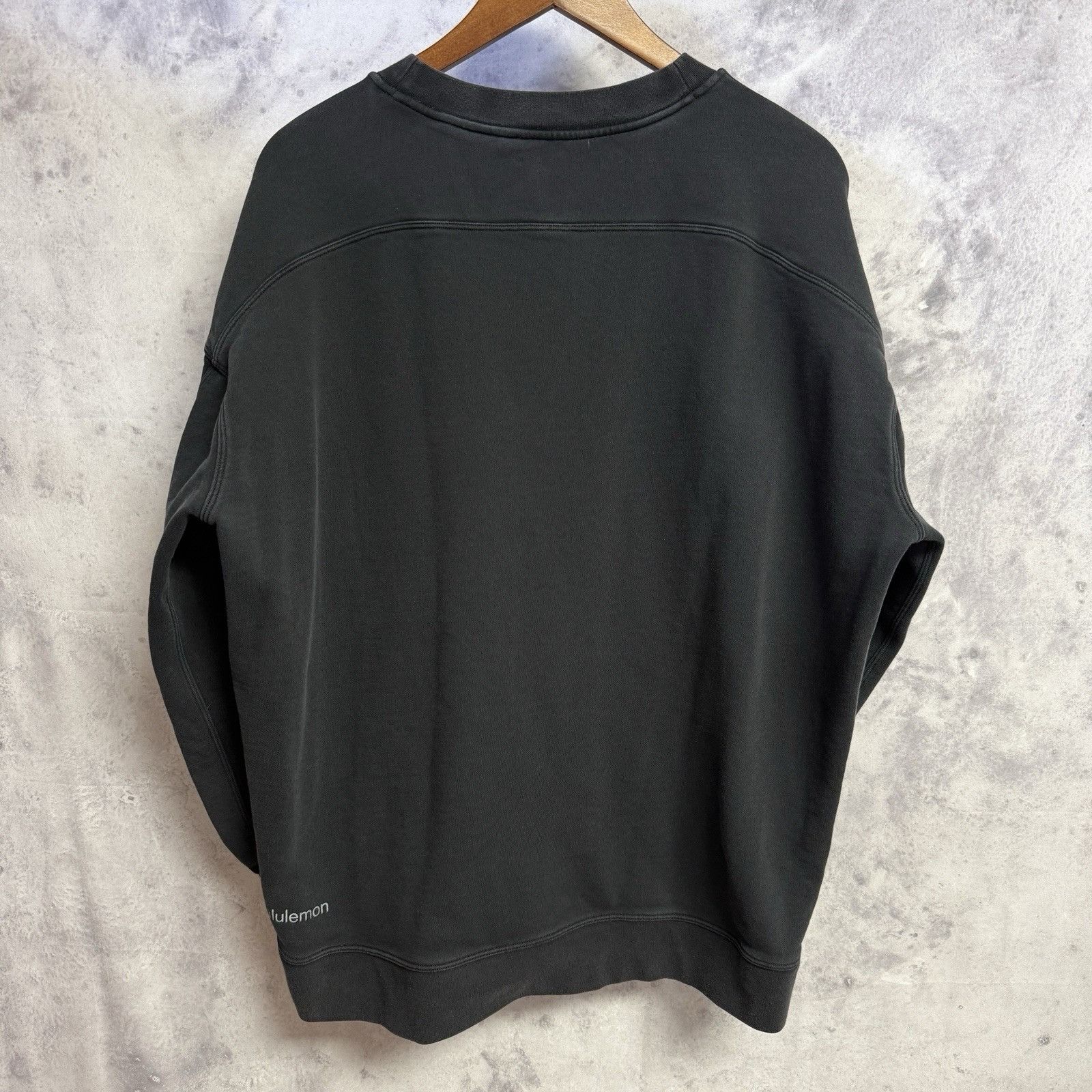 Lululemon Lululemon Sweatshirt Womens Black Crew Neck Workout Gym Size XL / US 12-14 / IT 48-50 - 2 Thumbnail