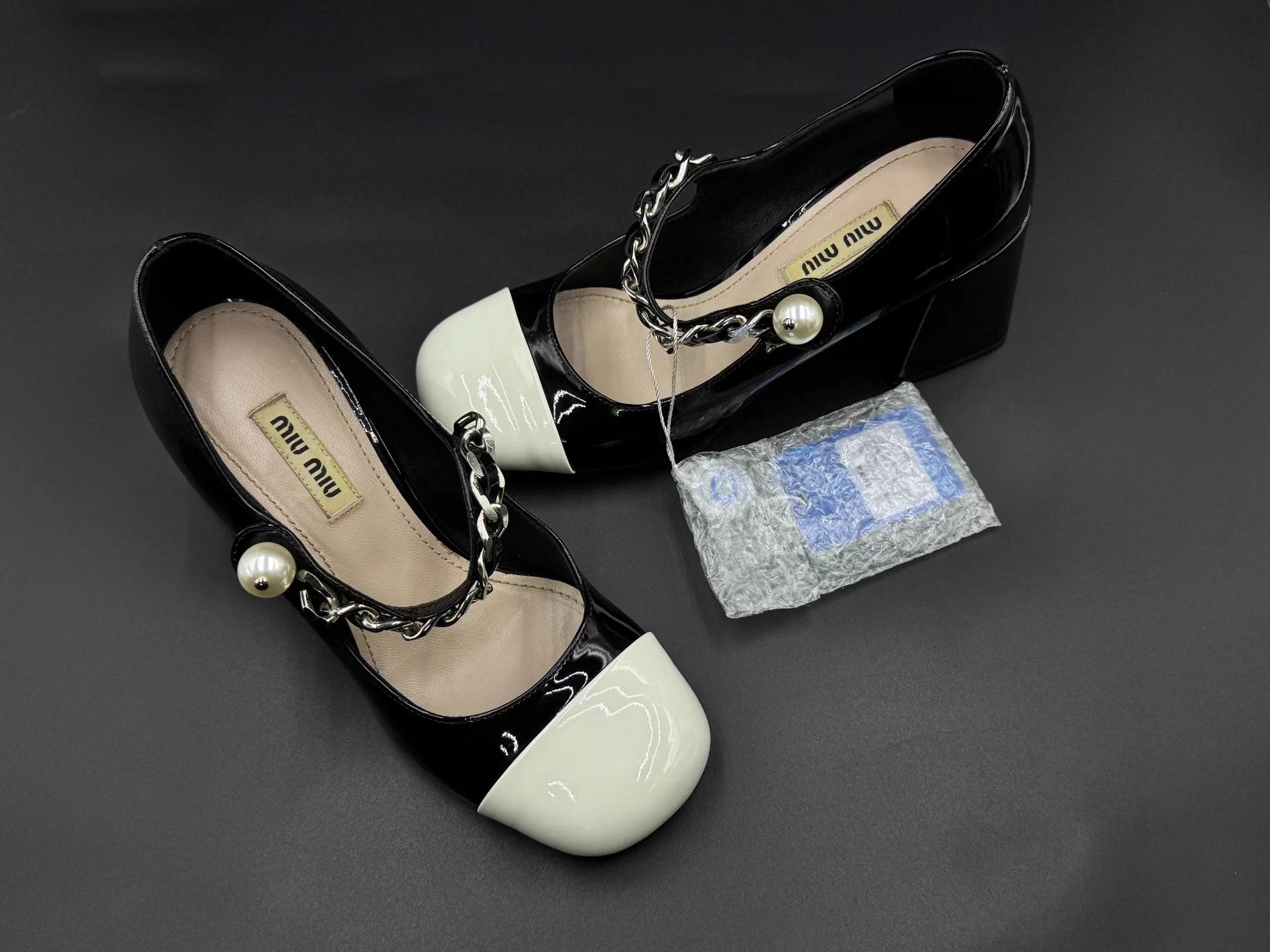 Miu Miu MIU MIU black round toe buckle 6.5cm block heel Size US 4.5 / IT 34.5 - 3 Thumbnail