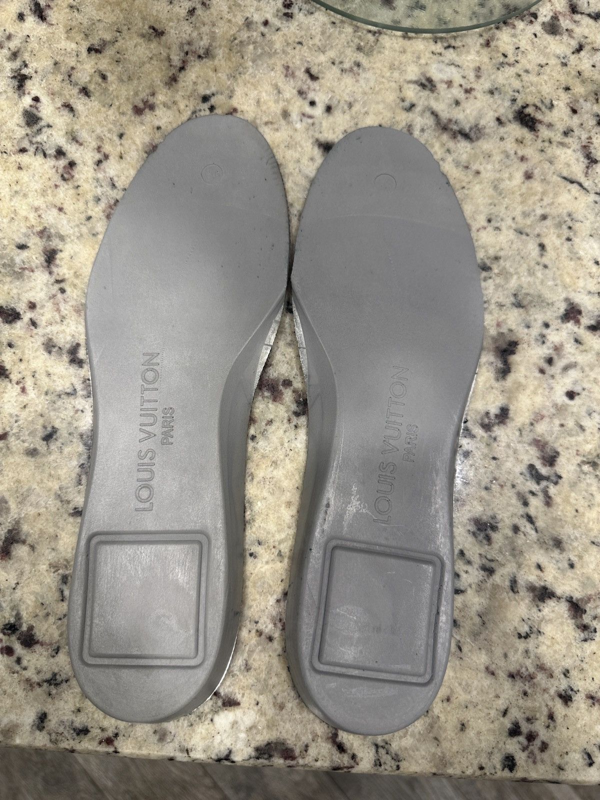 Louis Vuitton LOUIS VUITTON GREY WOOL BLACK LOW TOP TRAINERS SNEAKERS Size US 6.5 / EU 39-40 - 19 Thumbnail