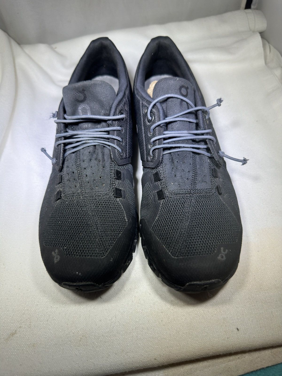 On On Running Cloud 5 Women's 9 All Black Triple Black Size US 9 / IT 39 - 2 Thumbnail