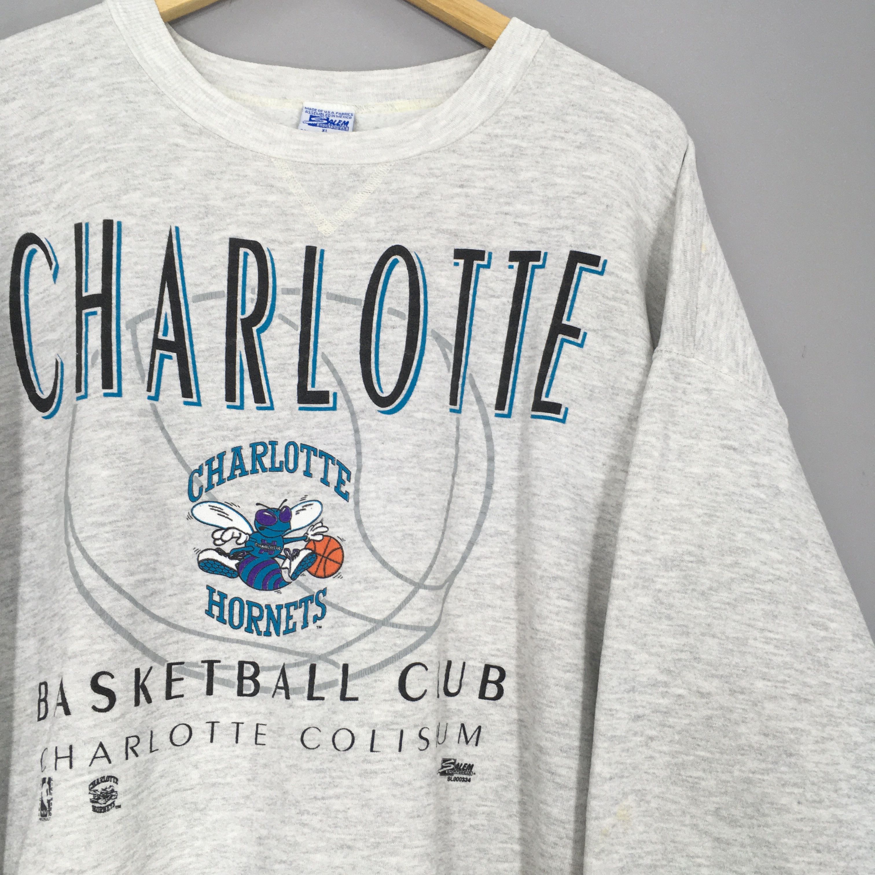 NBA × Salem Sportswear × Vintage Vintage 90s Charlotte Hornets NBA Sweatshirt XLarge Size US XL / EU 56 / 4 - 2 Thumbnail