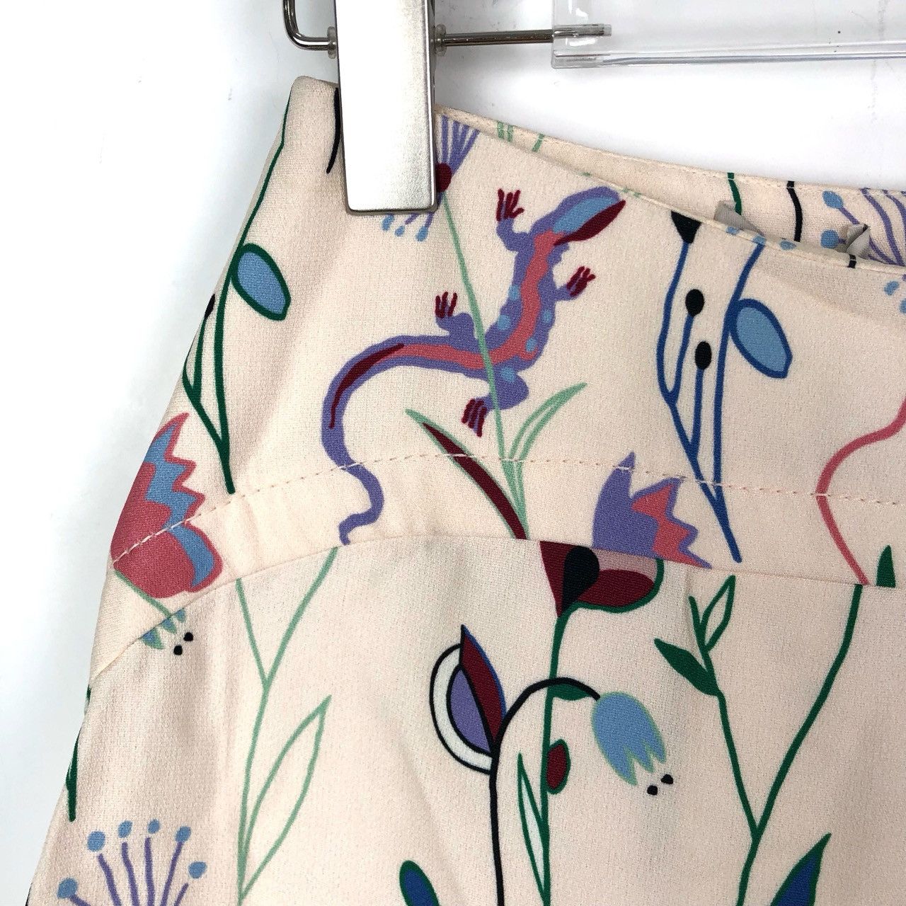Miu Miu MiuMiu Floral Print Beige Casual Shorts Size 27" / US 4 / IT 40 - 3 Thumbnail
