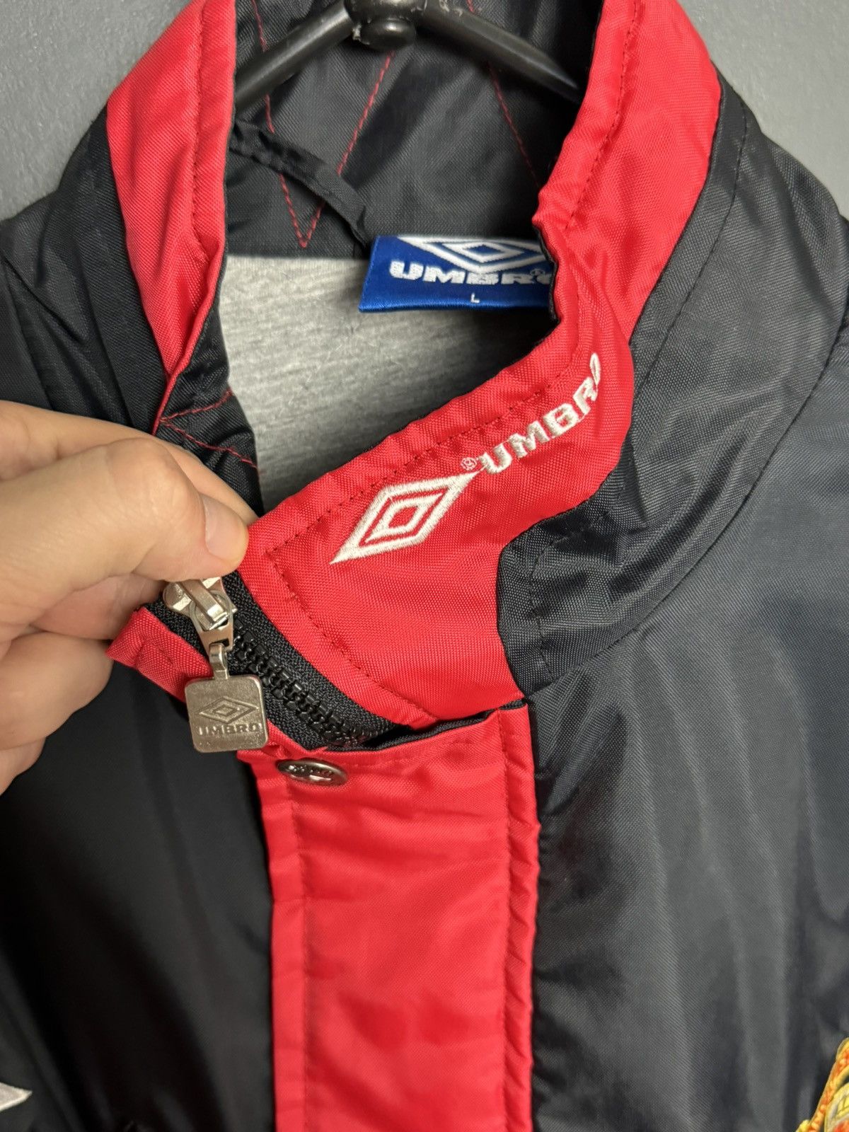 Umbro Vintage Manchester United Sharp Training Football Jacket Size US L / EU 52-54 / 3 - 6 Thumbnail
