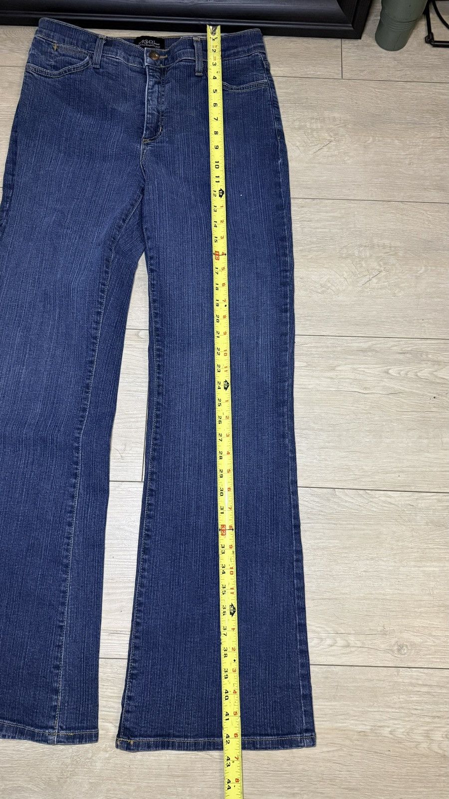 Rock & Republic Y2K 2000s NYDJ Embroidered Dark Indigo Flared Denim Jeans Size 32" / US 10 / IT 46 - 8 Thumbnail