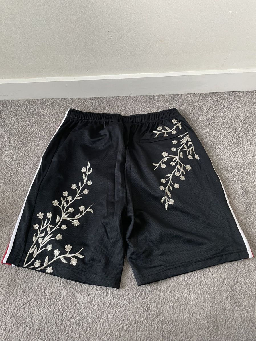 Supreme × Umbro Supreme x Umbro Floral Soccer Shorts Size US 31 - 2 Thumbnail