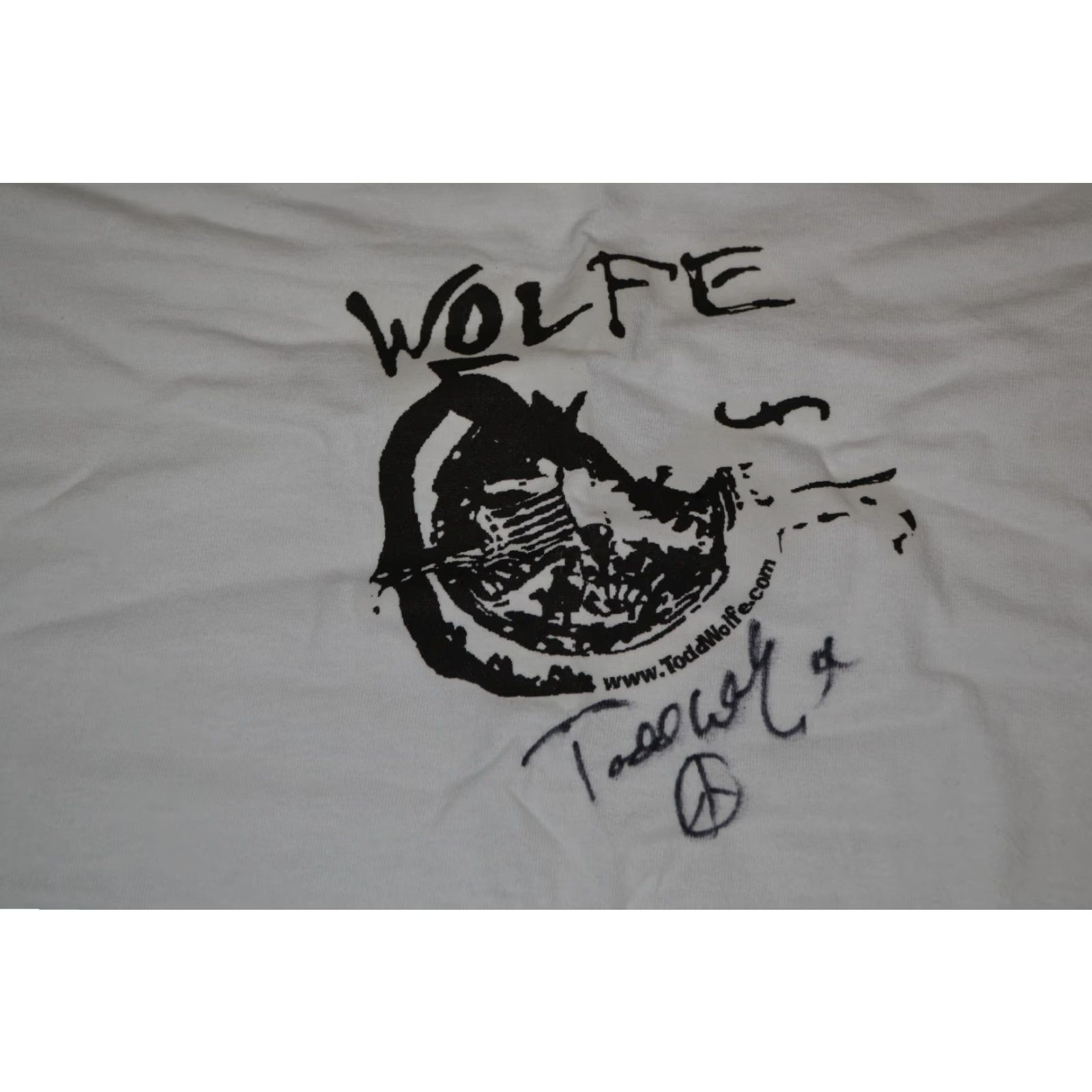Gildan Todd Wolfe Autographed Rock Blues Guitarist Shirt Medium White Sheryl Crow Mens Size US M / EU 48-50 / 2 - 2 Thumbnail