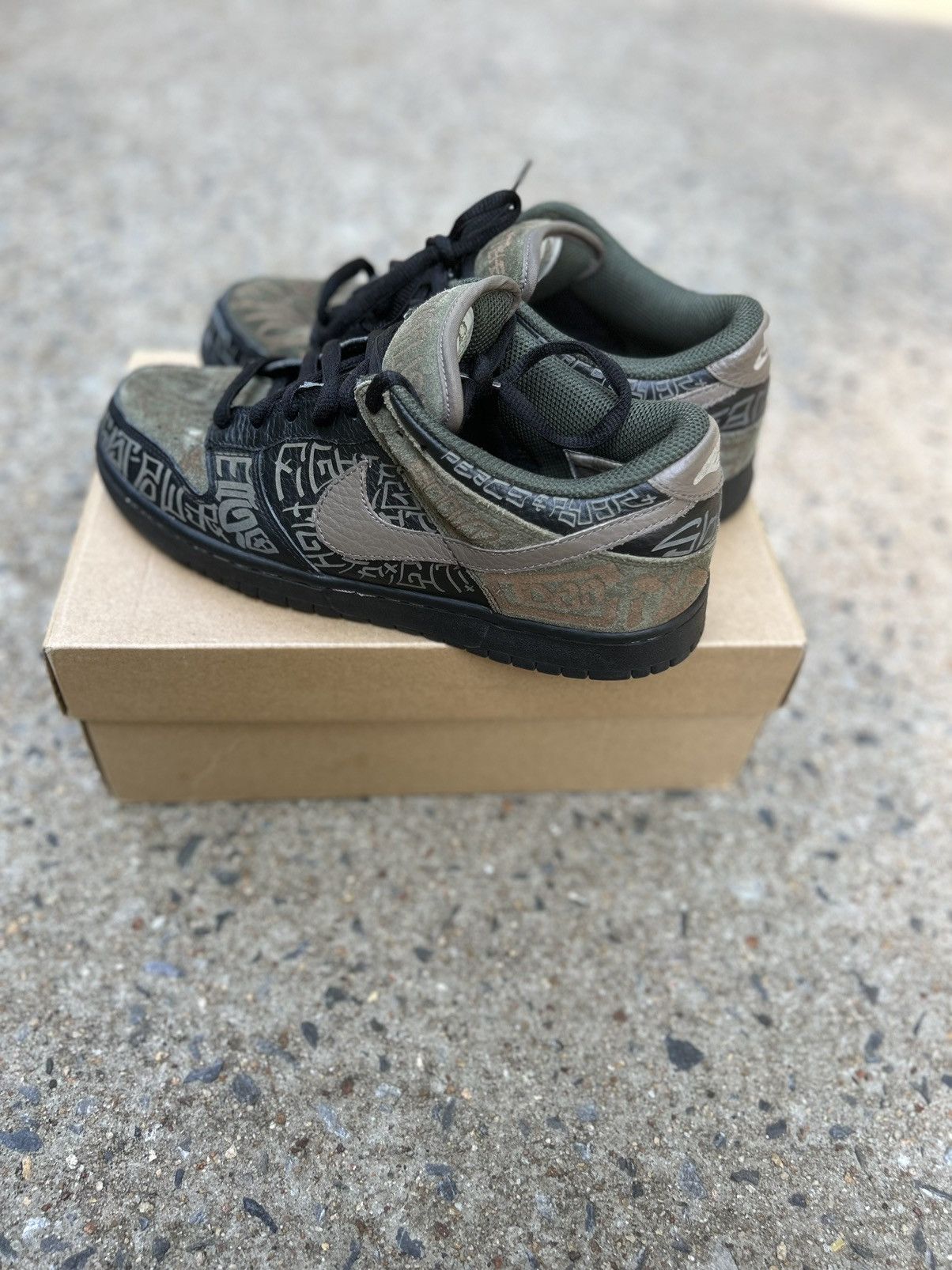Nike × Supreme Nike Dunk Premium Low Doernbecher - Size 10 Size US 10 / EU 43 - 3 Thumbnail
