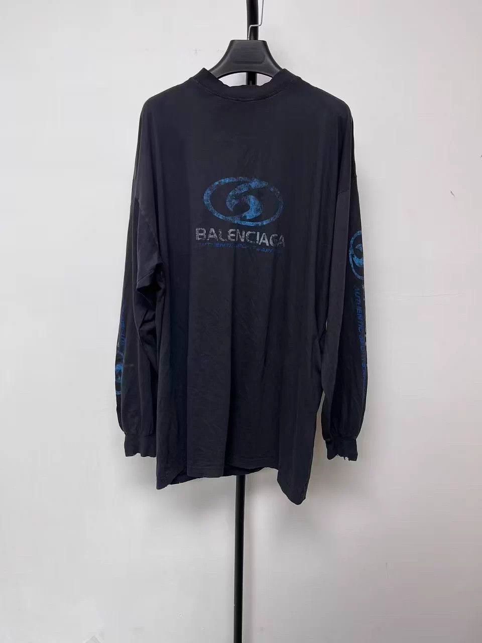 Balenciaga Balenciaga men's oversized logo print black long tee Size US S / EU 44-46 / 1 - 1 Thumbnail