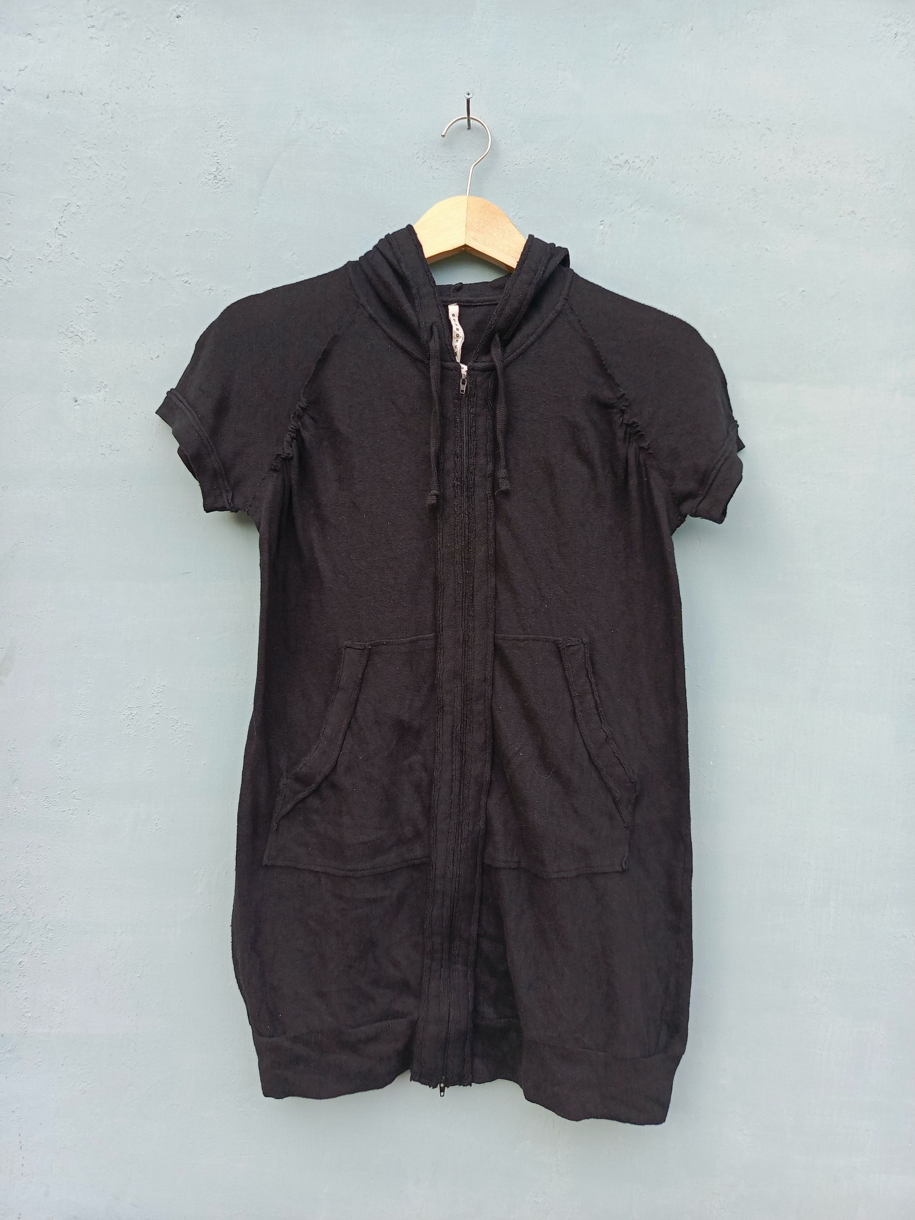 Sunao Kuwahara Sunao Kuwahara Black Hooded Top – Avant Garde Stylebrand Size M / US 6-8 / IT 42-44 - 1 Thumbnail