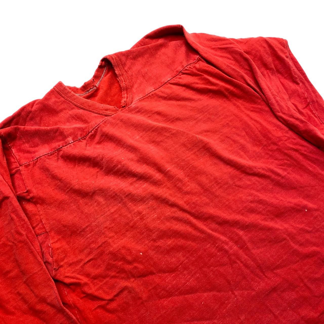 Vintage Vintage 70s 80s Red Raglan Distressed Tee Shirt Size US M / EU 48-50 / 2 - 2 Thumbnail