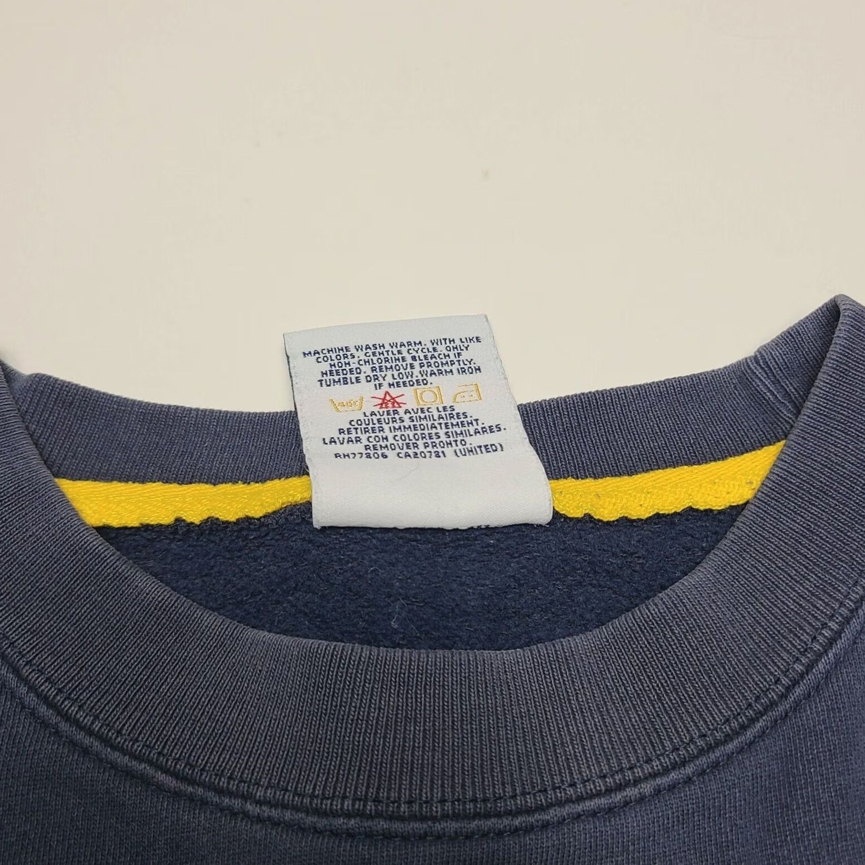 Tommy Hilfiger VINTAGE Tommy Hilfiger Athletics Sweatshirt Mens Large Distressed Blue Sweatshirt Pullover Athletic Regular L Size US L / EU 52-54 / 3 - 5 Thumbnail