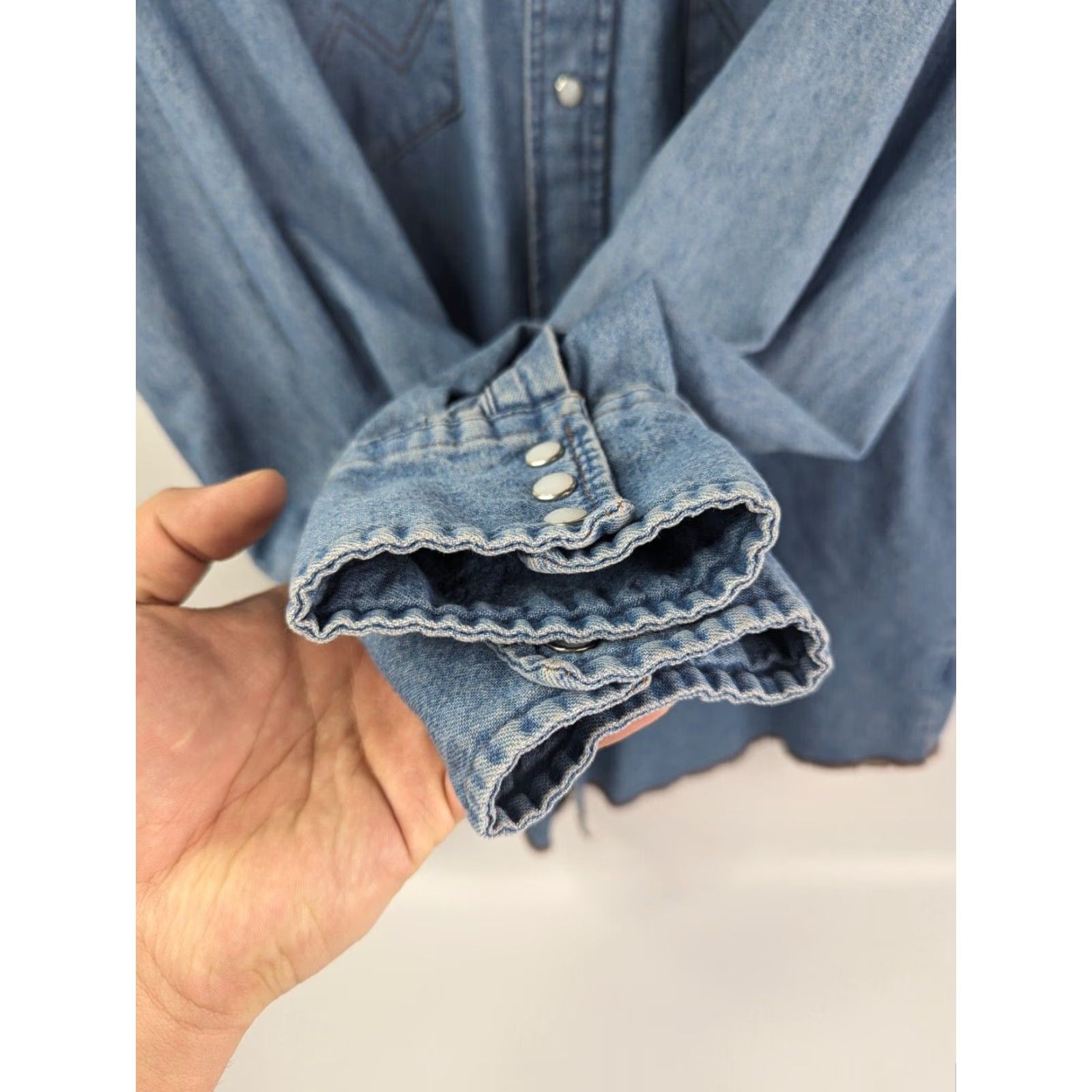 Wrangler Wrangler Men's XLT Cowboy Cut Stone Wash Denim Pearl Snap Work Shirt 70127SW Blue Long Sleeve Cotton Denim Pearl Snap Western Mens XLT 70127SW Size US XL / EU 56 / 4 - 2 Thumbnail