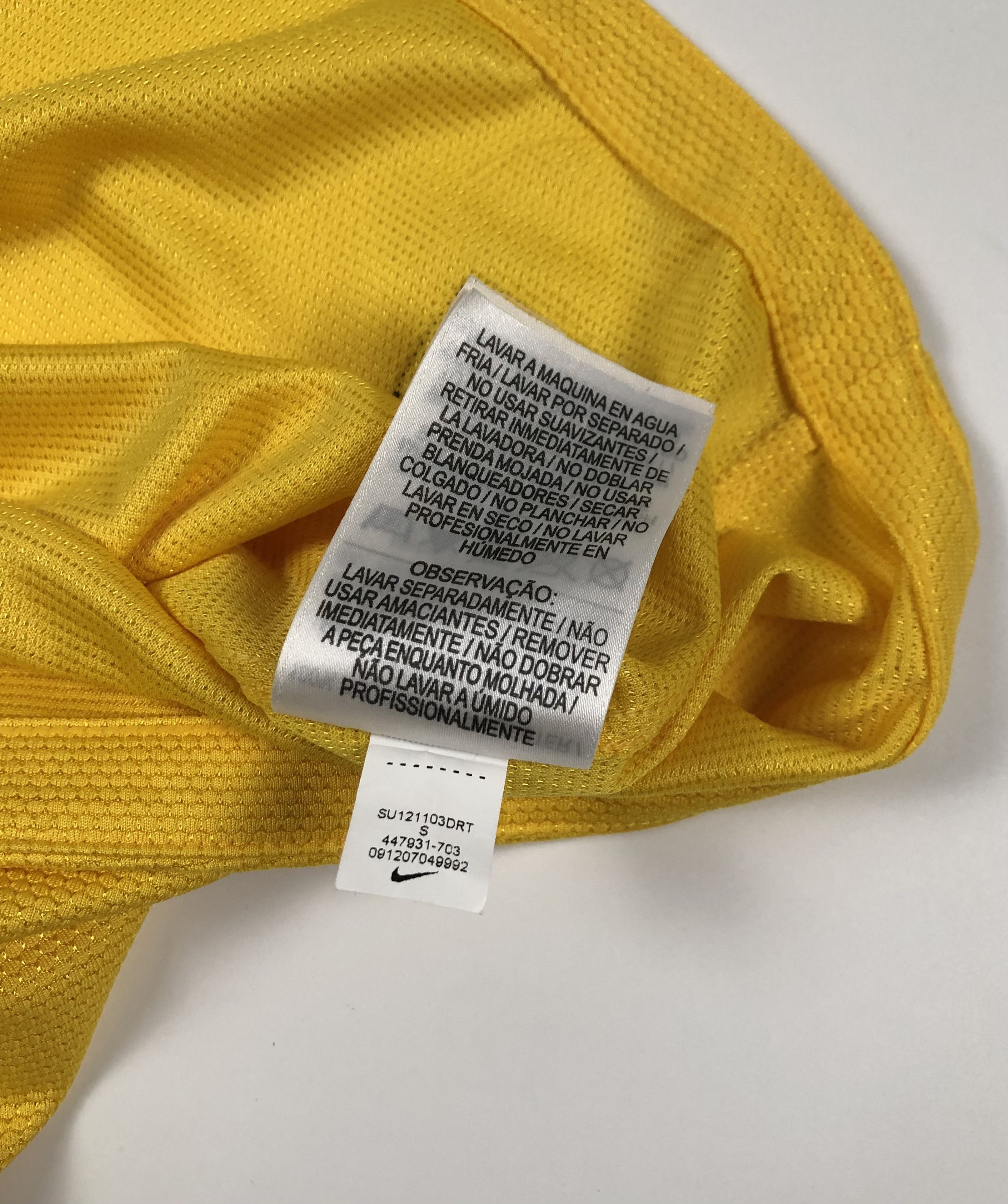 Nike Nike Brazil 2012-2013 Home Soccer Jersey Size US S / EU 44-46 / 1 - 8 Thumbnail