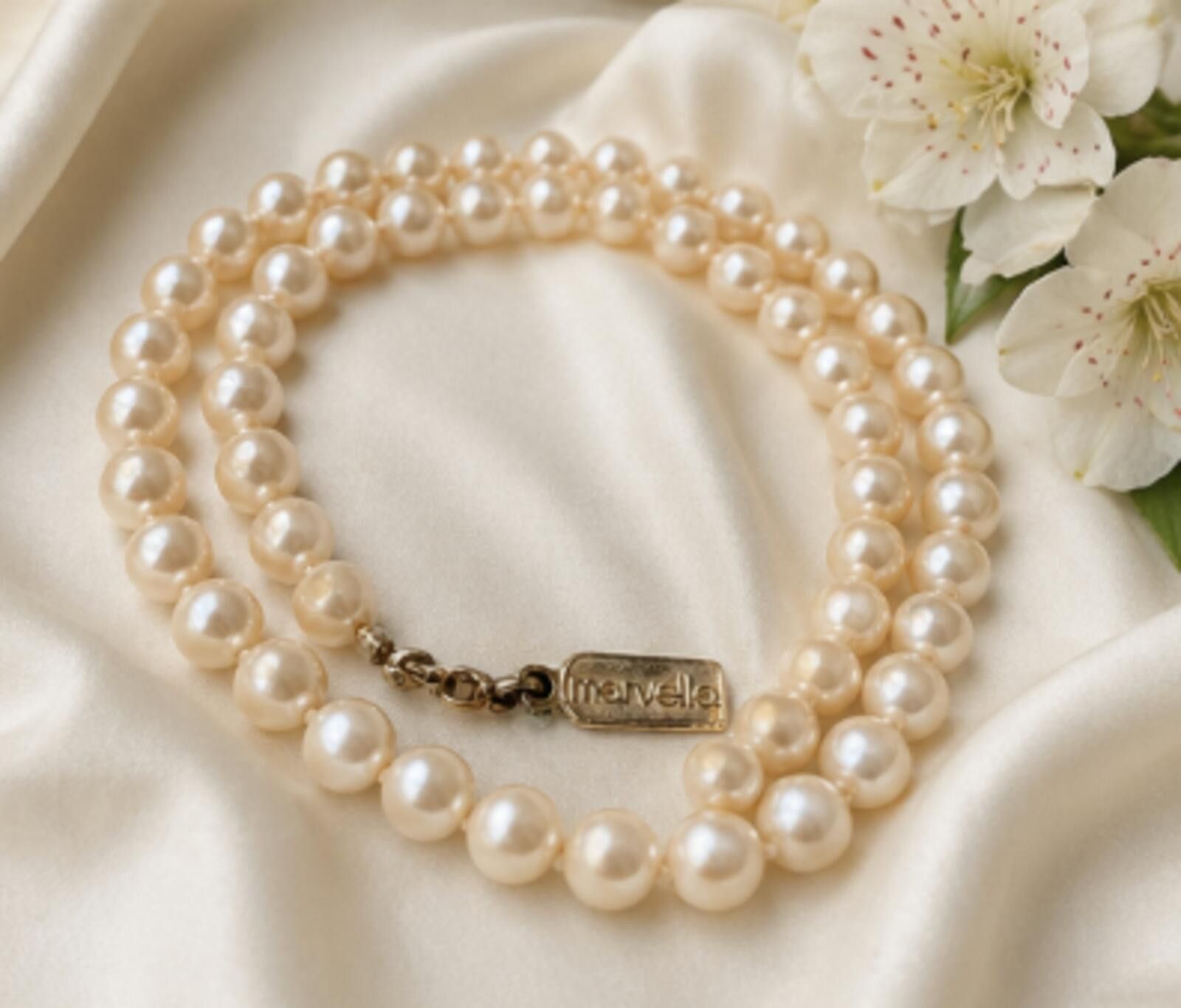 Marvel Comics Vintage Marvella Faux Pearl Necklace (Mid-Century / 70s–80s) Size ONE SIZE - 8 Thumbnail