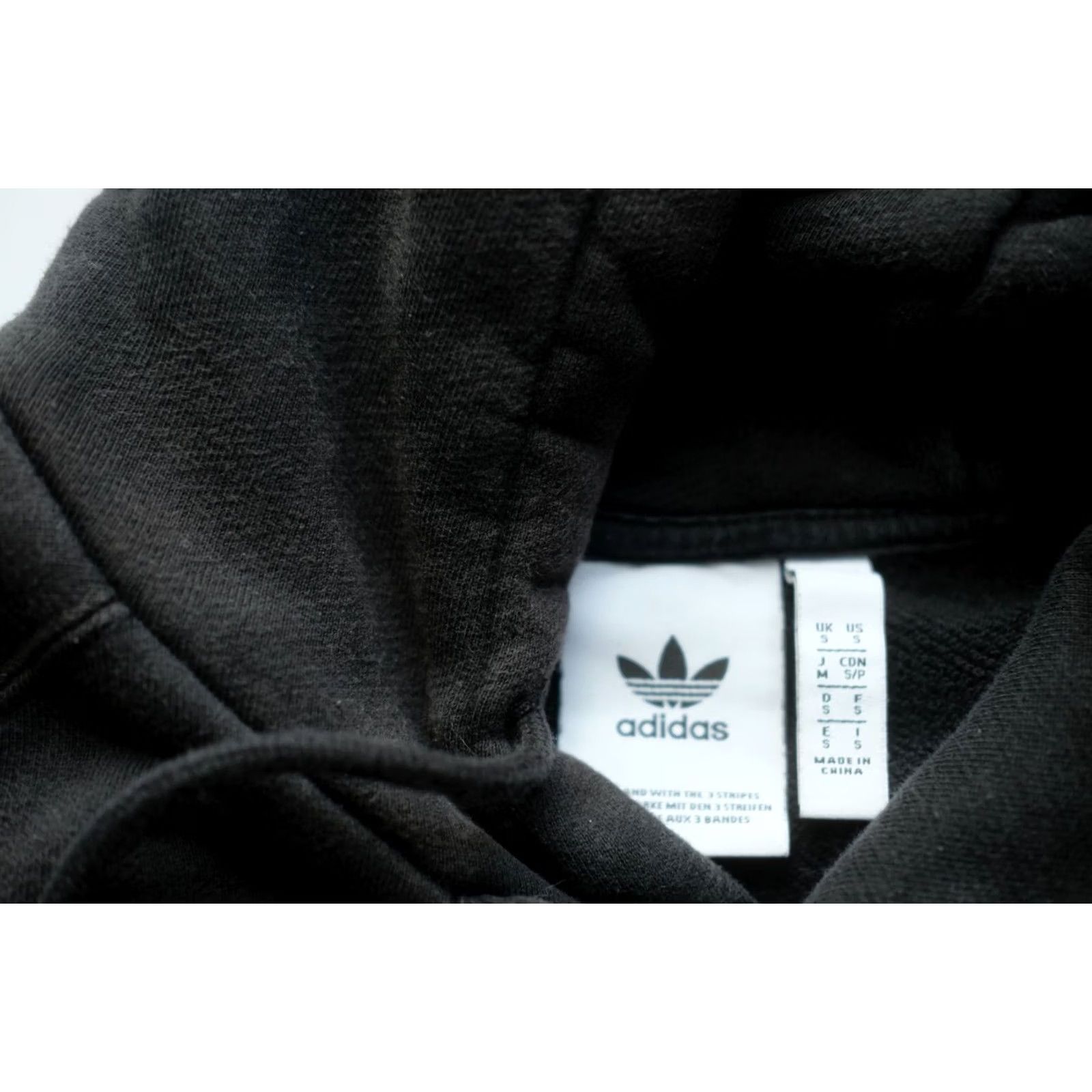 Adidas VINTAGE ADIDAS TREFOIL HOODIE BLACK SWEATSHIRT 90s Y2K CORE MENs S Size US S / EU 44-46 / 1 - 4 Thumbnail