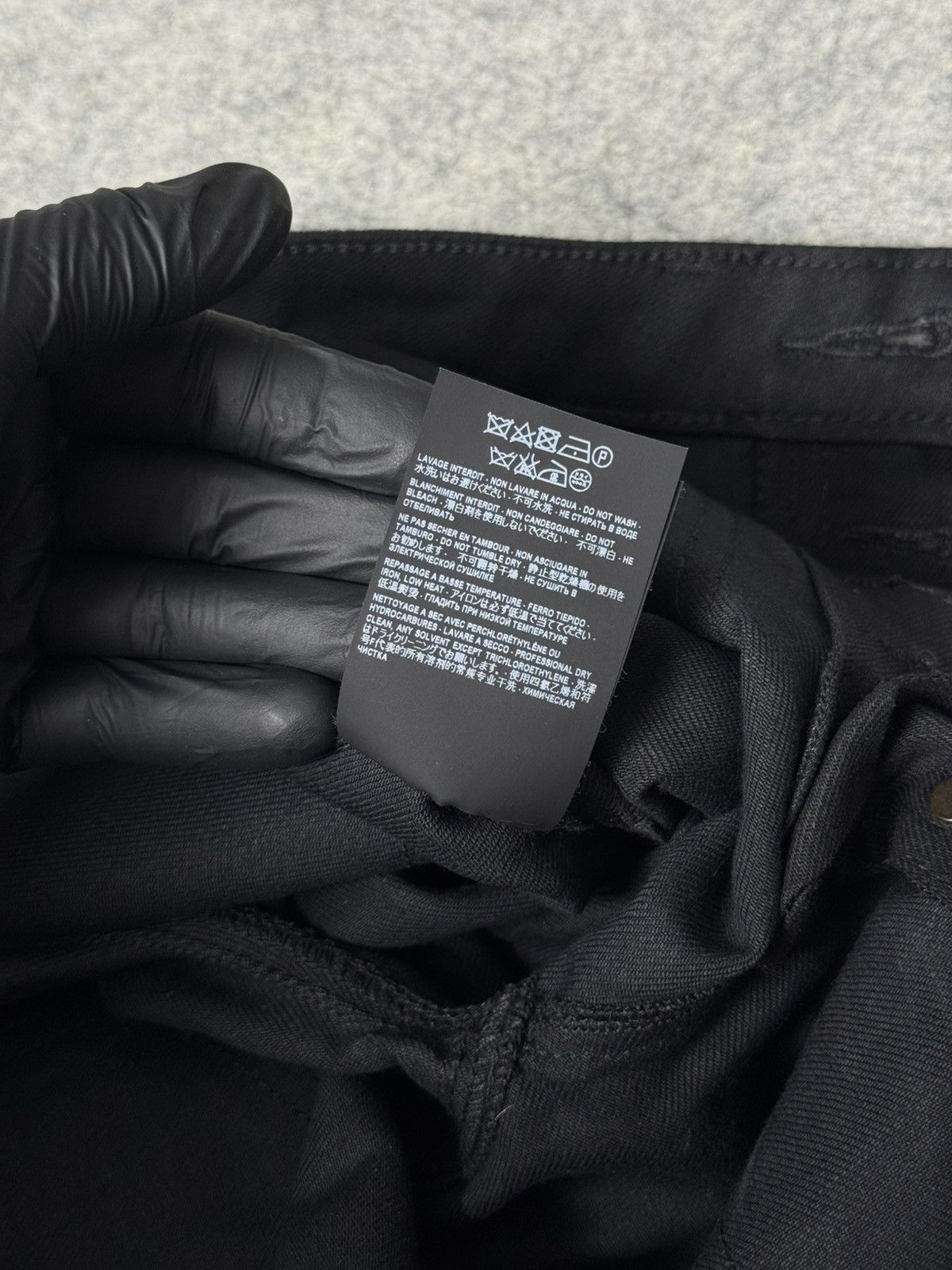 Saint Laurent Paris Saint Laurent Paris Used Black HW D27 Flared Denim Size 26" / US 2 / IT 38 - 14 Thumbnail
