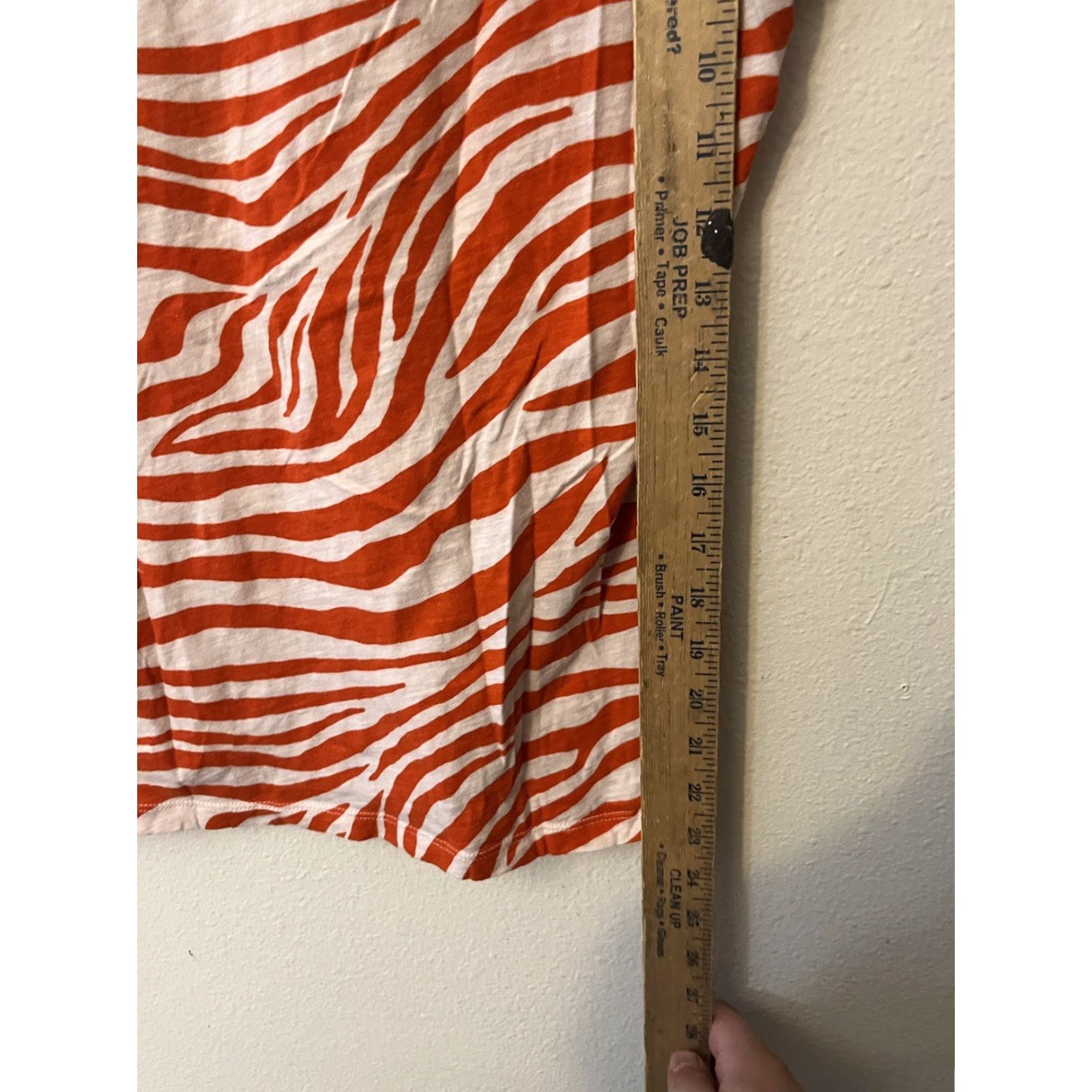 Ann Taylor LOFT T-Shirt Orange Animal Print Round Neck Cap Sleeve Top Tee Medium Womens Size M / US 6-8 / IT 42-44 - 4 Thumbnail